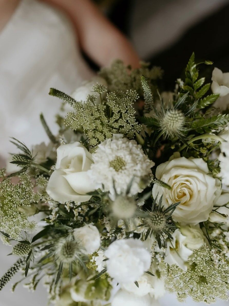 Wedding Florist in Edderton, Ross-Shire in the Scottish Highlands. Bespoke bridal bouquets, bridesmaids bouquets, buttonholes, wedding hair flowers, wedding venue flowers, church flowers, flower wands, wedding ceremony flowers, guest table flowers and top table flowers. Tain, Fearn, Balintore, Seaboard Villages, Portmahomack, Inverness, Dingwall, Dornoch, Rosehall, Ardgay, Bonar Bridge, Skibo