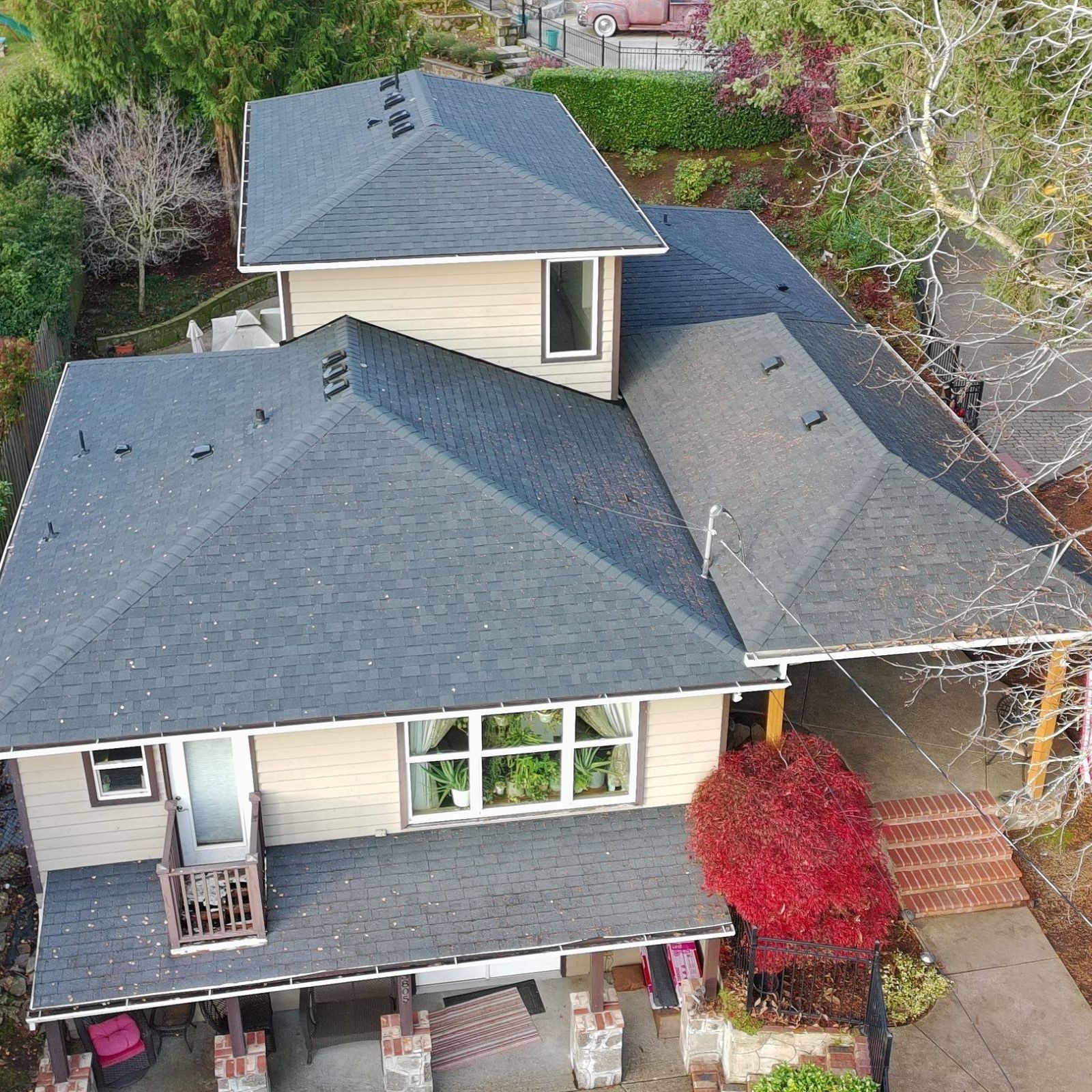 Valiant Roofing Roof Project
Valiant Roofing operates from its Vancouver, Washington headquarters at 108 SE 124th Ave, Suite 8, Vancouver, WA 98684, serving Brush Prairie and communities throughout Clark County with residential and commercial roofing services. https://www.valiantroofing.com/locations/vancouver-wa
. Built by owner Jack on a foundation of transparent communication and quality craftsmanship, the company stands behind every project it completes. Homeowners benefit from a streamlined experience where expectations are clearly set, work is properly documented, and results are built to last in Pacific Northwest conditions.