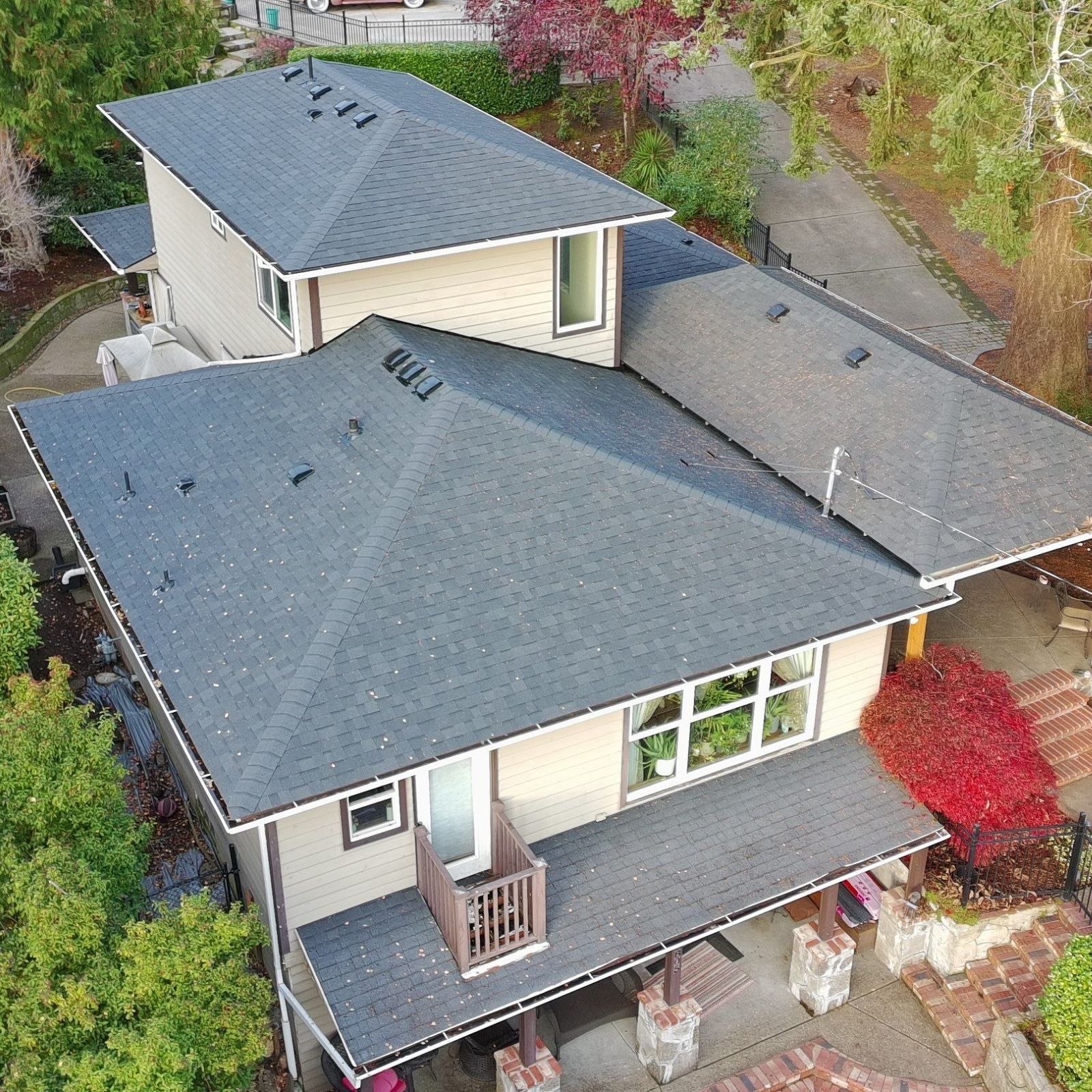 Full Roof Replacement in Walnut Grove WA โ What to Know โ Valiant Roofing, based at 108 SE 124th Ave, Suite 8, Vancouver, WA 98684 (https://www.valiantroofing.com/locations/vancouver-wa), performs complete roof replacements that protect Walnut Grove homes for decades. The process removes existing materials down to the deck, inspects and repairs deck structure, installs proper underlayment, and applies new shingles to manufacturer specifications, addressing underlying issues that repairs cannot fix. Most standard residential replacements finish within one to three days, with complex designs, weather delays, or extensive deck repairs potentially extending the timeline.