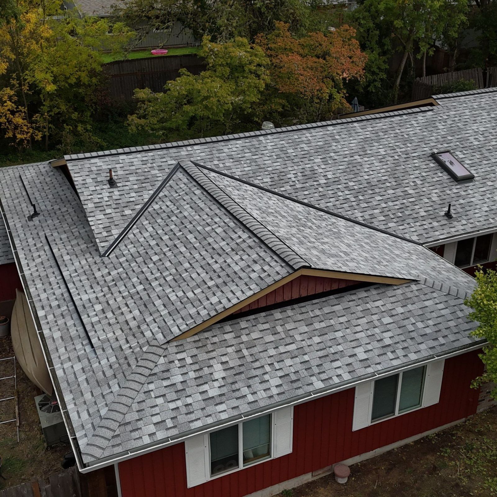 About Valiant Roofing in Dollars Corner, WA โ Valiant Roofing, LLC, based at 108 SE 124th Ave, Suite 8, Vancouver, WA 98684 (https://www.valiantroofing.com/locations/vancouver-wa), is a Vancouver-based roofing and exterior services company holding Owens Corning Platinum Preferred Contractor status, a top 1% national credential. Led by Jack Divine, who answers his phone and personally inspects finished work, Valiant operates with in-house crews for direct quality control, carries Washington license VALIARL813LM and Oregon CCB 227641, and earns its 4.9-star rating across 230+ Google reviews through photo documentation, detailed estimates, and consistent communication.