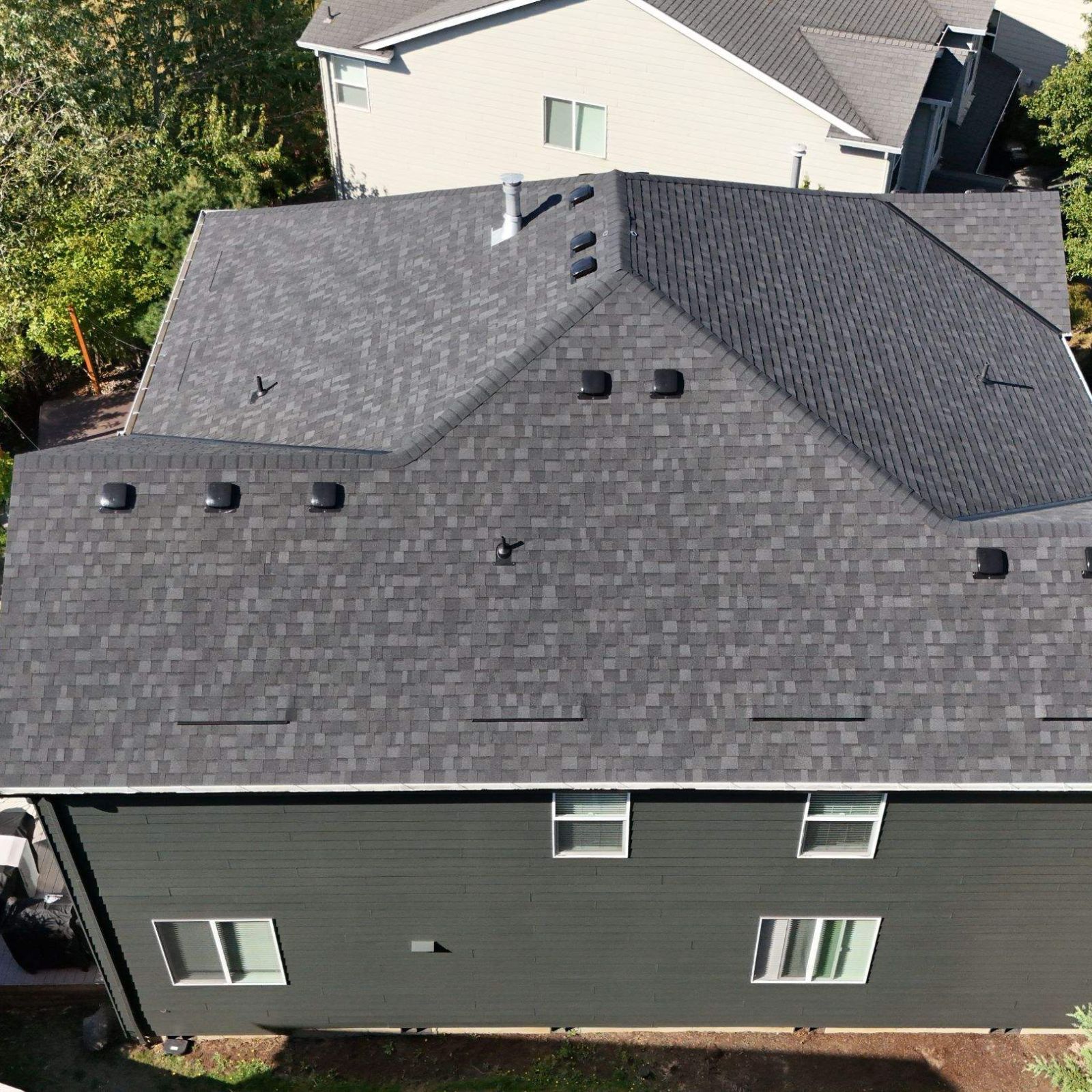  How We Build Roofs for Felida Conditions
Valiant Roofing builds roofing systems specifically designed to handle Felida’s wet, moss-prone, and wind-exposed climate. Based at 108 SE 124th Ave, Suite 8, Vancouver, WA 98684, the team serves Felida with installation methods focused on long-term durability. https://www.valiantroofing.com/locations/vancouver-wa Every roof is built with proper ventilation strategies that reduce moisture buildup during long winter seasons, helping prevent mold, rot, and insulation damage. Shingle systems are selected for algae resistance, which is critical in shaded, damp environments common in Felida. Flashing is installed using techniques designed to withstand wind-driven rain, sealing vulnerable areas like valleys, chimneys, and roof penetrations. By combining material selection with precise installation, Valiant ensures each roof performs reliably against Clark County’s toughest weather conditions.
