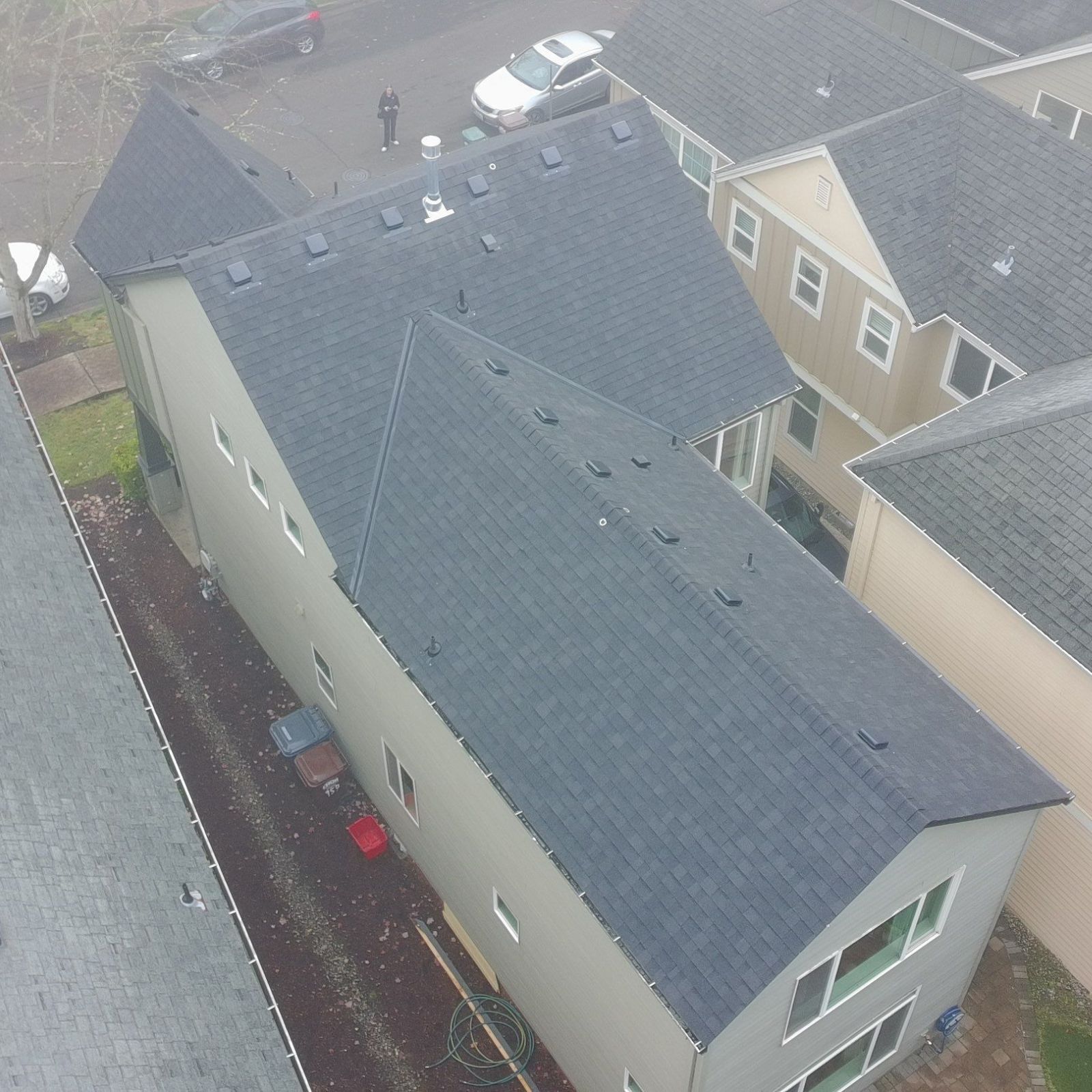Roofing Materials in Felida | What to Know Before You Hire
This section explains the roofing materials for Felida homes and how each performs in the Pacific Northwest climate of heavy rainfall, moisture, moss, and windstorms, noting the right materials installed by a certified contractor can mean a 15-year or 50-year roof. Owens Corning Duration and TruDefinition asphalt shingles are built for durability and color retention, installed by Platinum Preferred contractor Valiant Roofing with coverage up to 50 years. Metal roofing lasts two to three times longer than asphalt and resists moss, rot, and fire, while TPO and PVC membranes give waterproofing and UV resistance for flat and low-slope sections. A comparison table summarizes each material's type, best use, warranty, and why Valiant uses it.
108 SE 124th Ave Suite 8, Vancouver, WA 98684
https://www.valiantroofing.com/locations/vancouver-wa