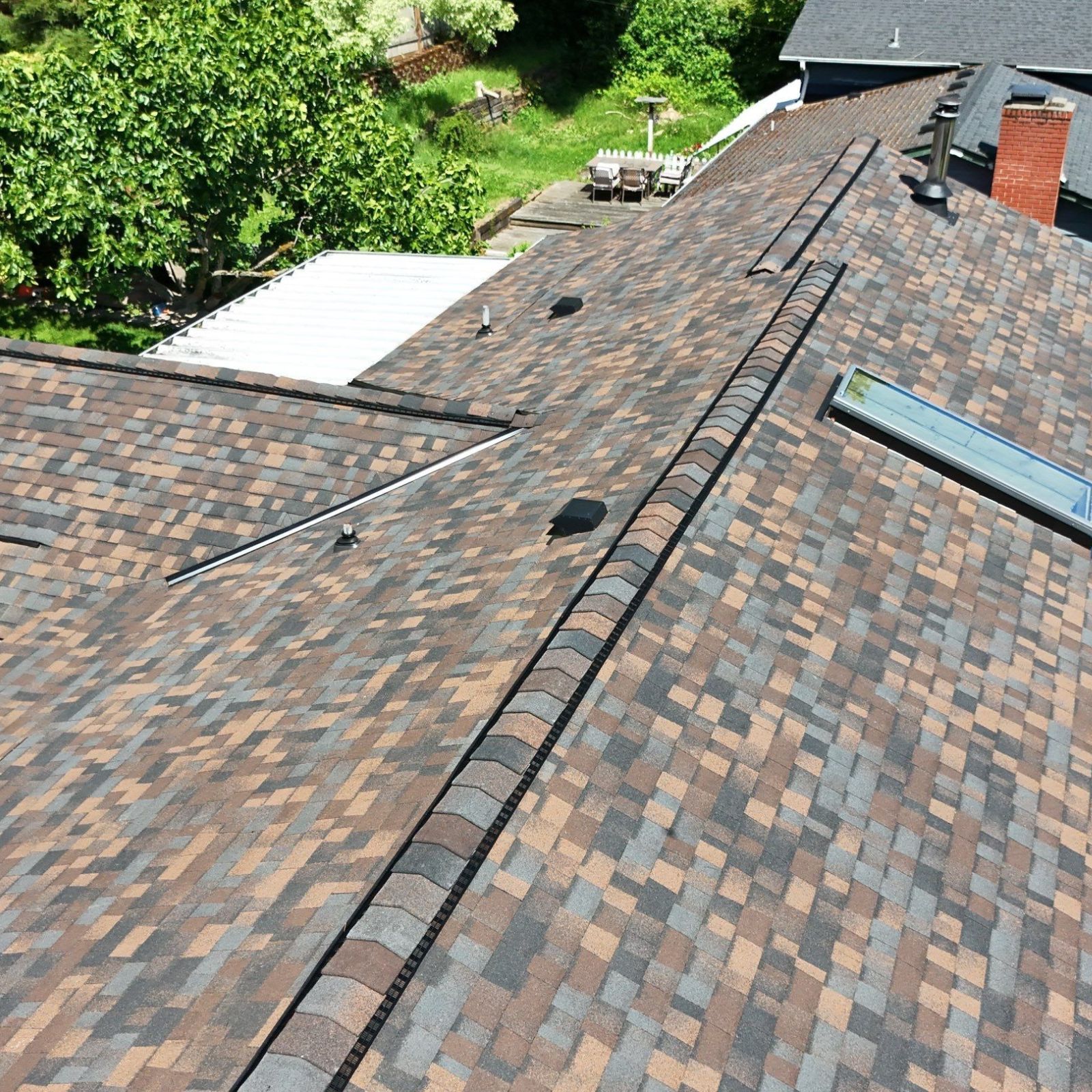 Best roofing company in Hazel Dell, WA Valiant Roofing stands out with Owens Corning Platinum Preferred certification, 4.9 star Google reviews, and a reputation built on quality workmanship and honest service. From roof inspections to full roofing systems, this roofing company in Hazel Dell, WA delivers fast installs, durable materials, and long term protection homeowners can trust.