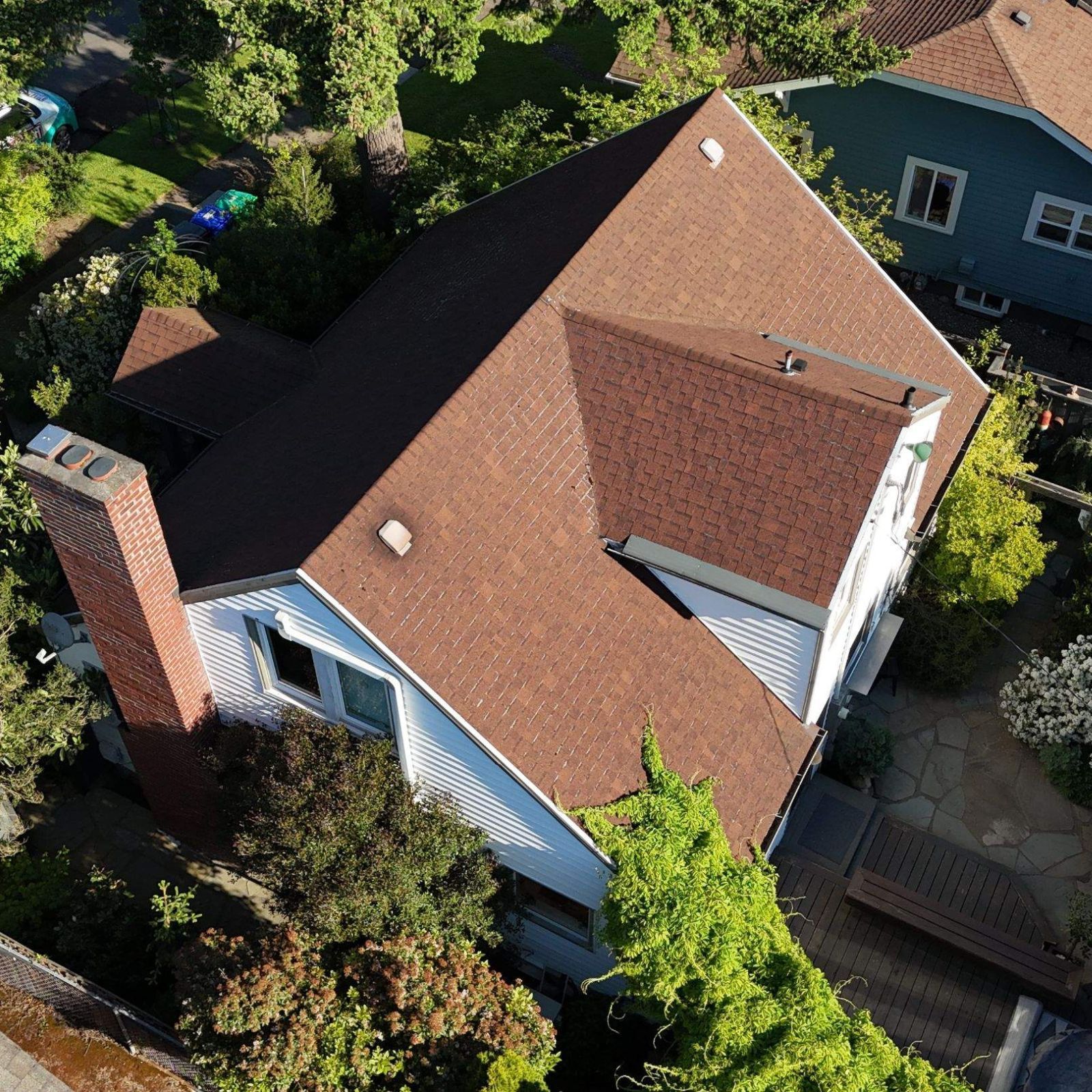 Common Roof Repairs in Lewisville โ Valiant Roofing, based at 108 SE 124th Ave, Suite 8, Vancouver, WA 98684 (https://www.valiantroofing.com/locations/vancouver-wa), handles the most frequent repair needs Lewisville homeowners face, from shingle replacement after wind damage and flashing repairs around chimneys and skylights to valley repairs, moss and algae removal, gutter repairs, ventilation improvements, decking replacement, pipe boot replacement, and emergency tarping. Pacific Northwest climate conditions create predictable wear patterns and failure modes, and experienced crews address each issue with documented, long-lasting repairs built for wet-weather performance.