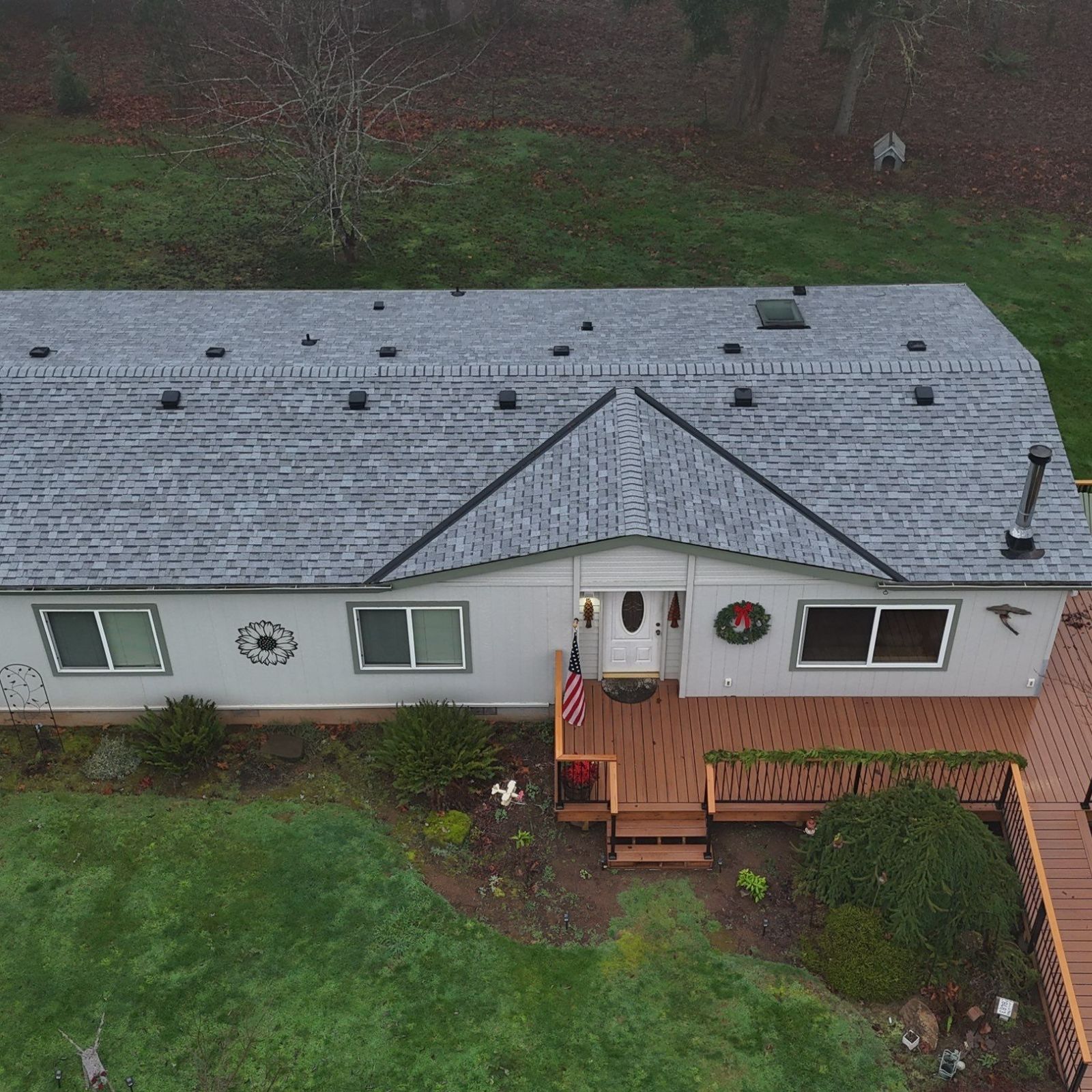 A ranked list of the five best rated roofing companies serving Amboy and Clark County, Washington, sorted by reputation, credentials, and customer feedback. Valiant Roofing leads with 4.9 stars, Owens Corning Platinum Preferred status, 230-plus five-star reviews, and photo-documented inspections. Ed's Economy follows with 5.0 stars, family ownership since 1977, eight Best of Clark County awards, and BBB accreditation. Warner Roofing holds 4.8 stars with Clark County service since 1992, in-house crews, CertainTeed and Malarkey partnerships, and a 10-year workmanship guarantee. IBEX Roofing also carries 4.8 stars with 1,200-plus reviews and Google Guaranteed status. Cherry Roofing closes the list at 4.9 stars with 24/7 emergency availability.