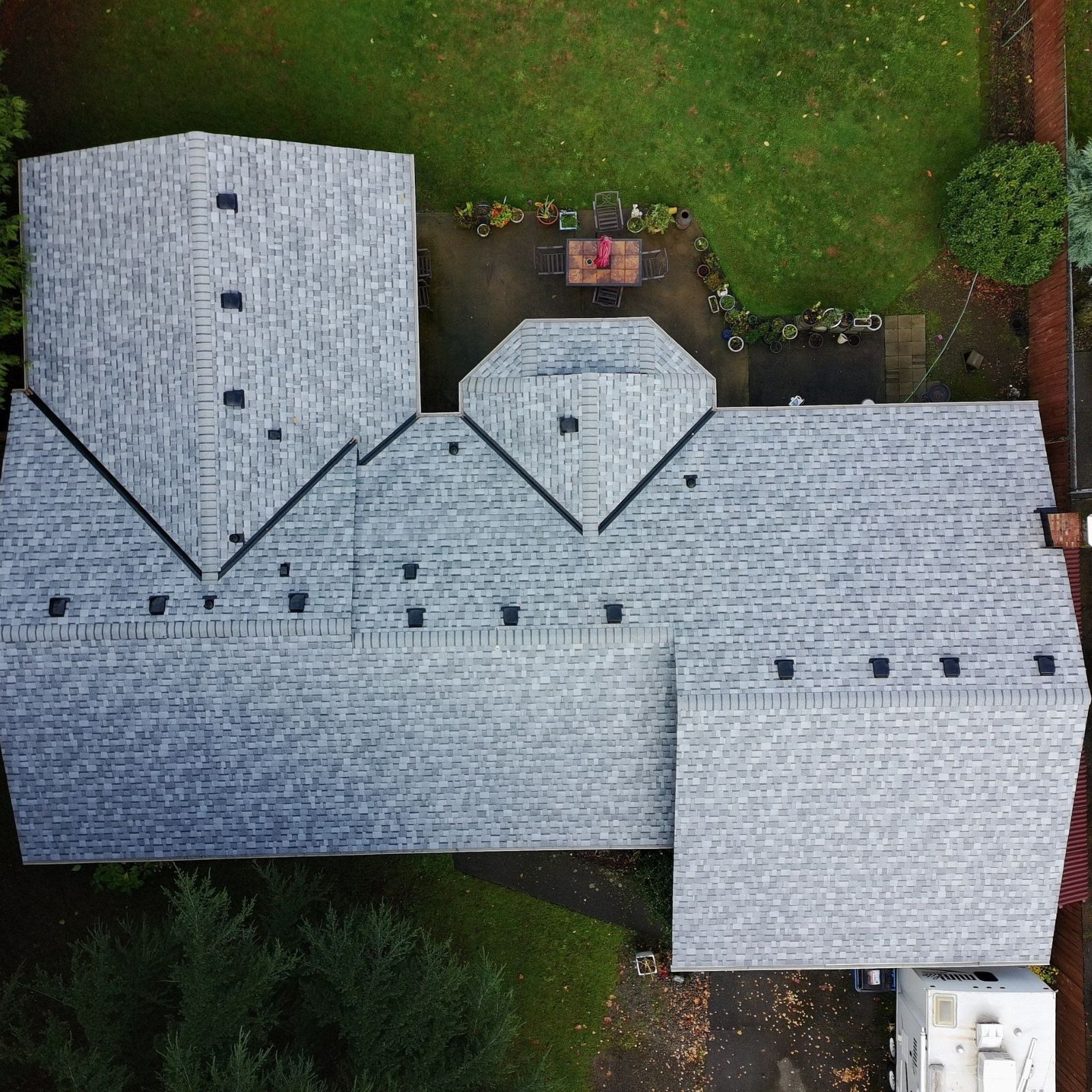 How Valiant Roofing Handles Your Roofing Project in Walnut Grove โ Start to Finish โ Valiant Roofing, based at 108 SE 124th Ave, Suite 8, Vancouver, WA 98684 (https://www.valiantroofing.com/locations/vancouver-wa), keeps every Walnut Grove project predictable from first contact through completion. Step one is a free inspection with detailed photos, step two delivers a transparent written estimate with honest material guidance, step three handles material orders and Clark County permits with advance prep instructions, step four brings in-house crews who complete most homes in one to three days, and step five closes with a final walkthrough and aftercare program.