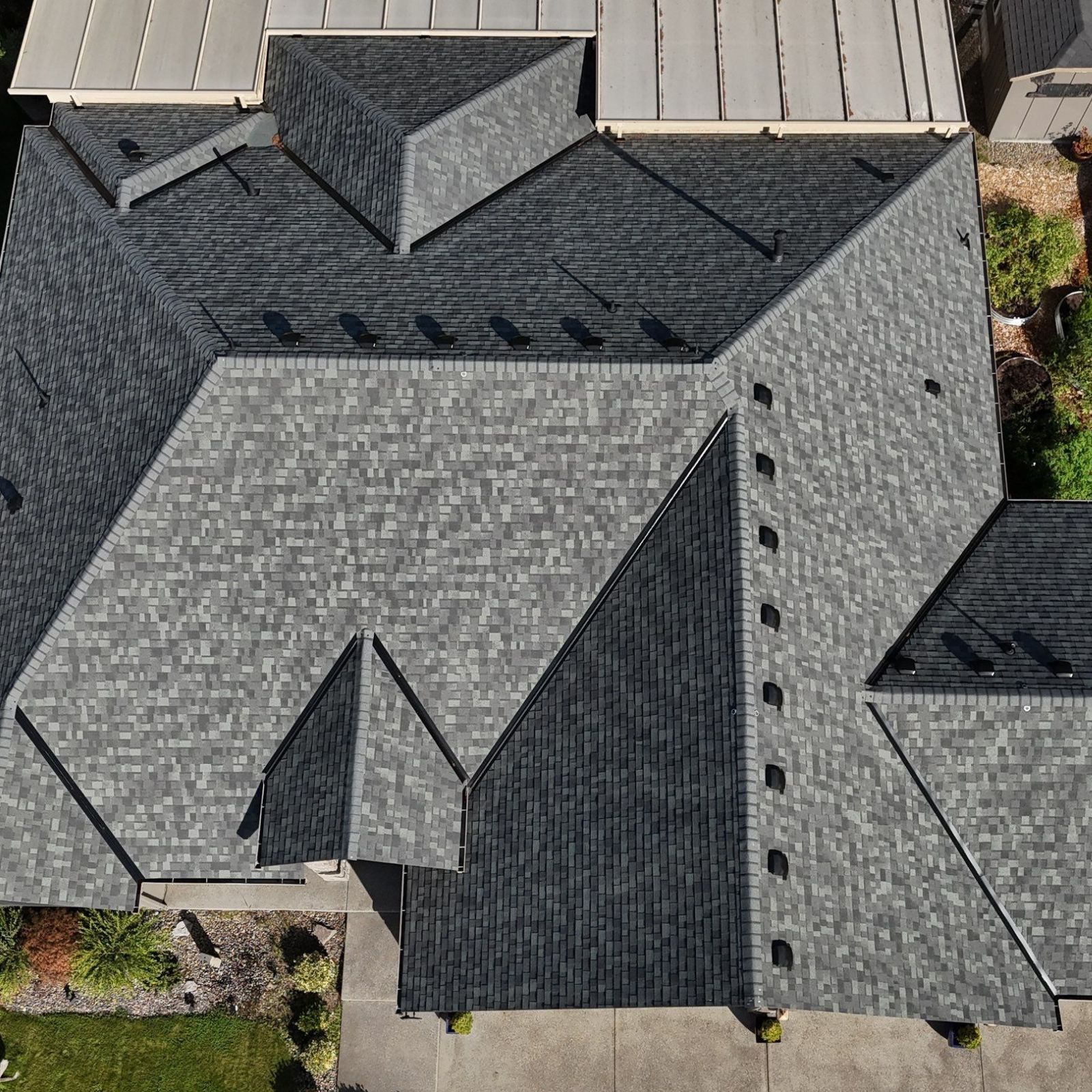 Common Roof Repairs in Washougal โ Valiant Roofing, based at 108 SE 124th Ave, Suite 8, Vancouver, WA 98684 (https://www.valiantroofing.com/locations/vancouver-wa), handles the roof repairs Washougal homes need most often due to Columbia River Gorge wind exposure and Pacific Northwest moisture, including storm damage repair, leak detection, flashing replacement, moss removal and prevention, and ventilation improvements. Each repair type addresses specific climate-driven challenges with quality materials, proper installation techniques, and documented workmanship, helping homeowners catch issues early and avoid costly interior damage or premature roof failure.