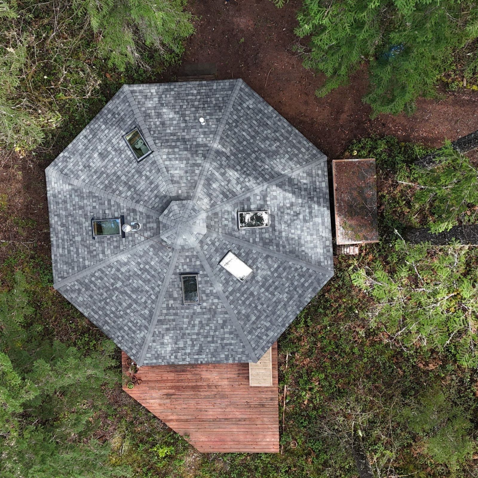About Valiant Roofing in Yacolt
Valiant Roofing, LLC is a locally owned roofing company based at 108 SE 124th Ave, Suite 8, Vancouver, WA 98684, serving Yacolt and surrounding Clark County communities with reliable, high-quality roofing services. https://www.valiantroofing.com/locations/vancouver-wa Built on honest communication, transparent documentation, and standing behind every project, the company has earned a strong reputation backed by 230+ five-star reviews. Owner Jack remains actively involved, often visiting job sites and working directly with homeowners to ensure quality and accountability.
Supported by experienced project managers and in-house crews, Valiant delivers a streamlined process that includes photo-documented inspections, clear written estimates, progress updates, and a final walkthrough. As an Owens Corning Platinum Preferred Contractor, Valiant meets strict standards for licensing, insurance, and customer satisfaction, giving Yacolt homeowners confidence in long-term performance and warranty-backed protection.