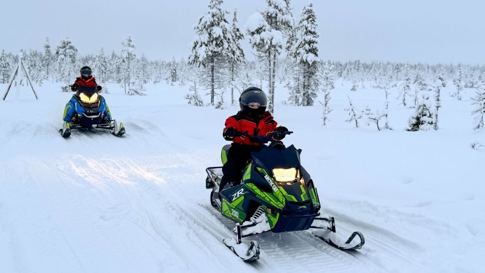 misi snowmobile for teens
