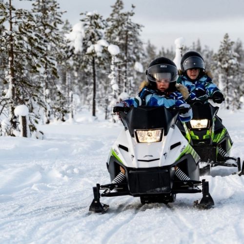 Kids snowmobile Levi