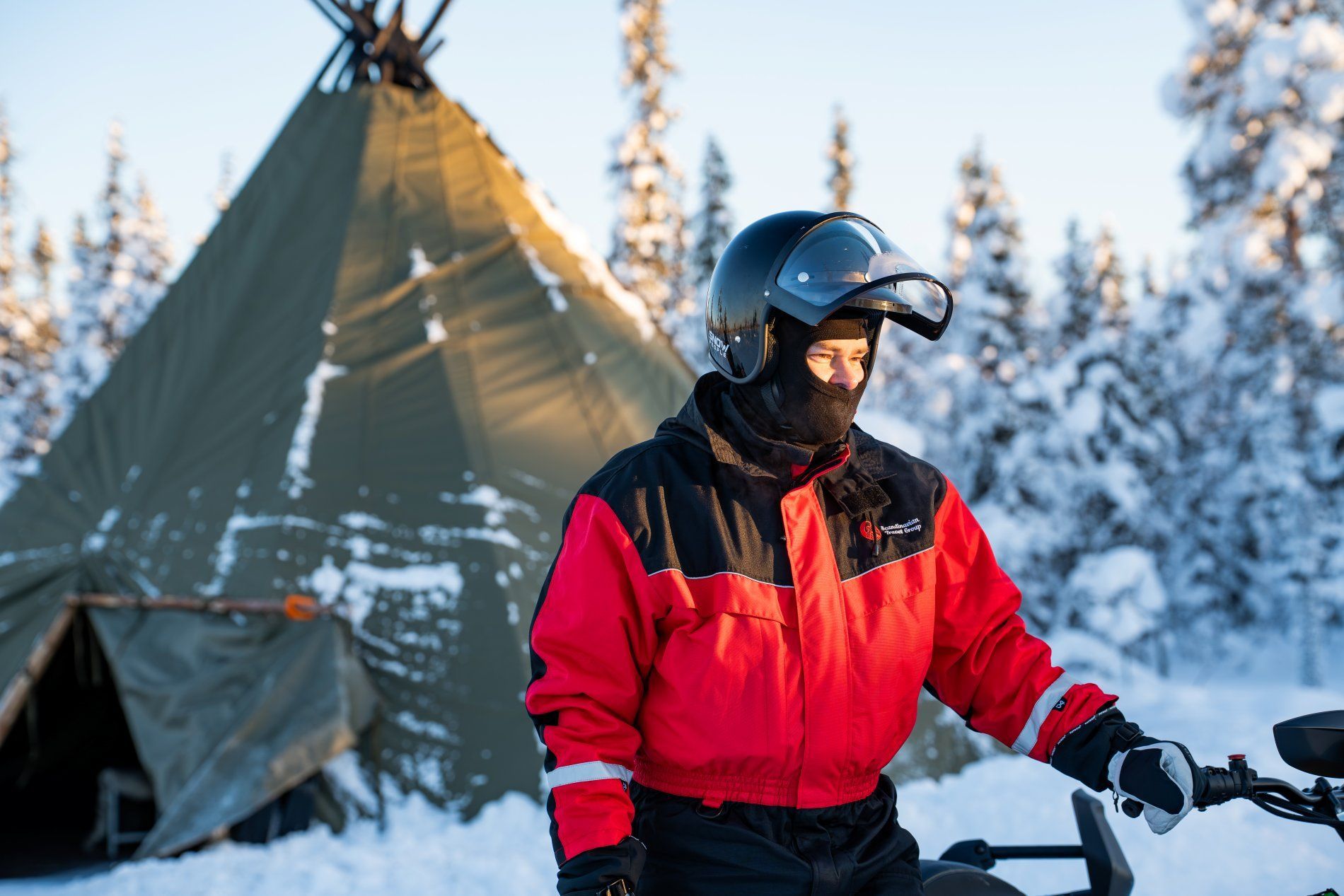 Kota spot family snowmobile safari