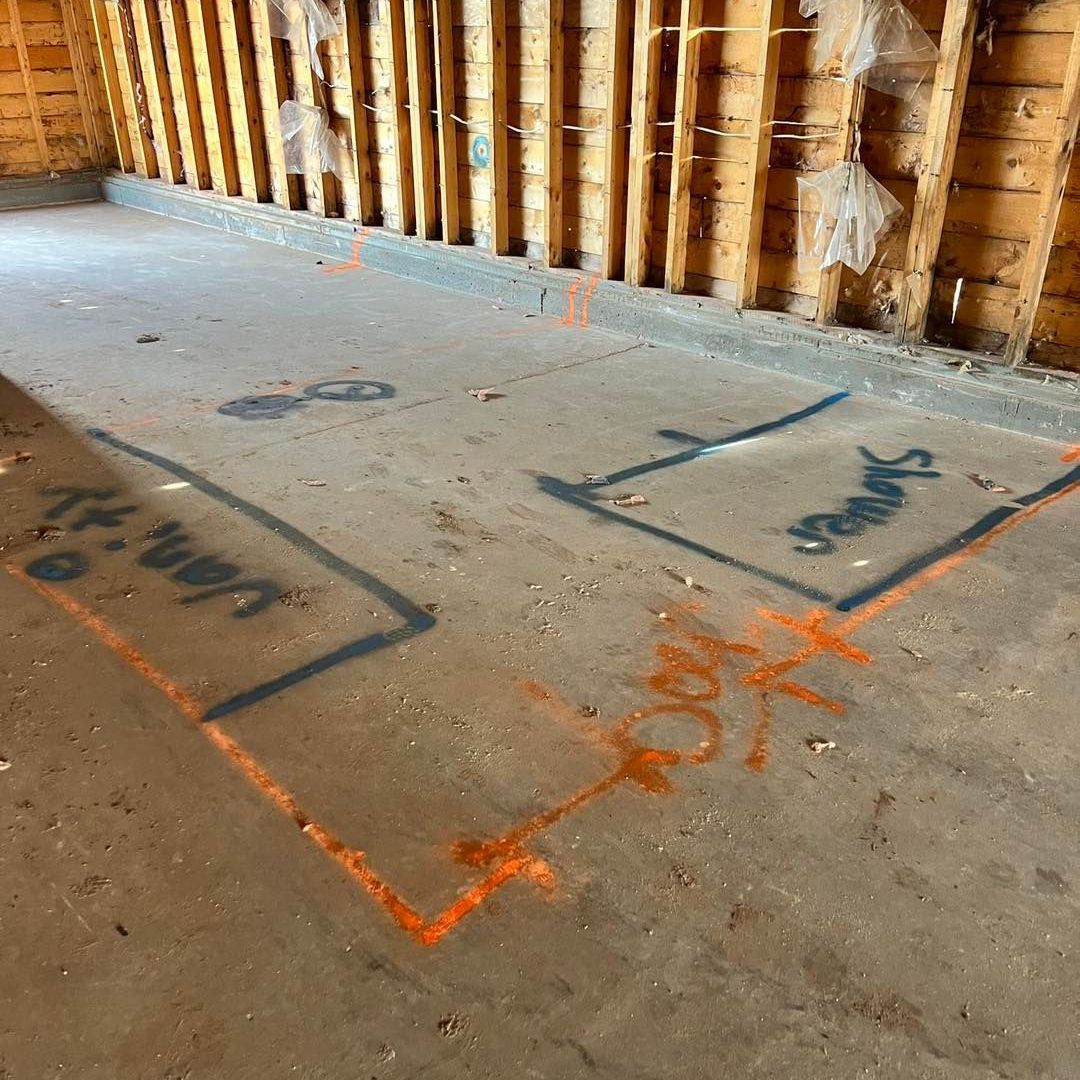 A room with a lot of markings on the floor