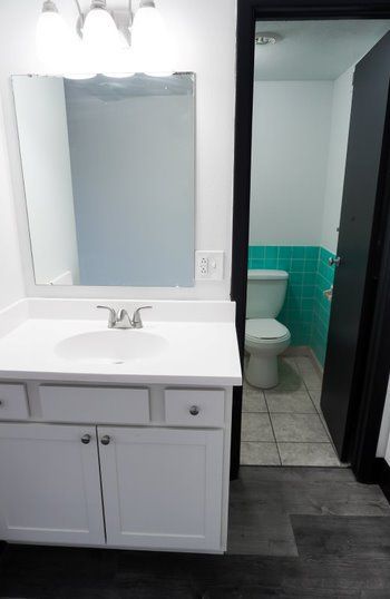 Continental Apartments - bathroom sink