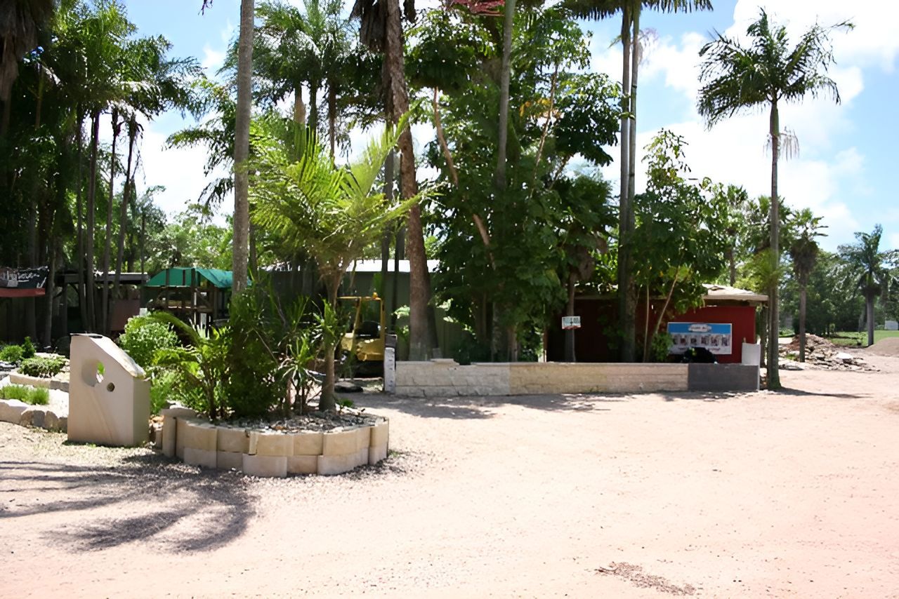 A Parking Lot With A Sign That Says 'motel' On It — T&G Sand And Gravel In Nambour, QLD