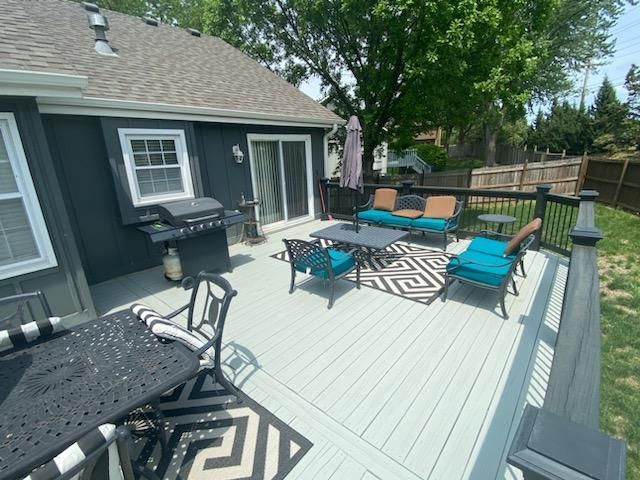 deck with two different color stains