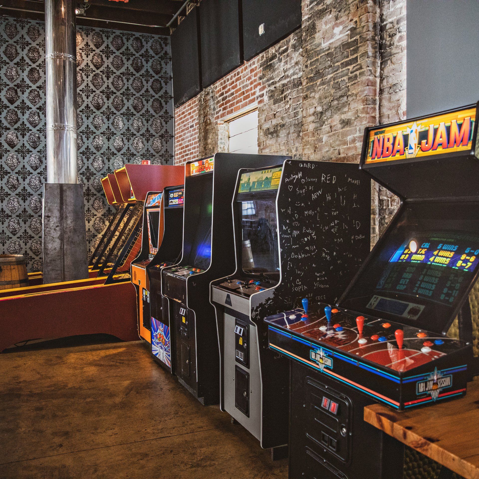 Arcade games at the 4 Hands Brewery & Tasting Room
