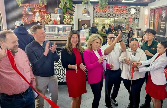 Mayor Rebecca Joins in San Marcos CA at ribbon cutting of small business