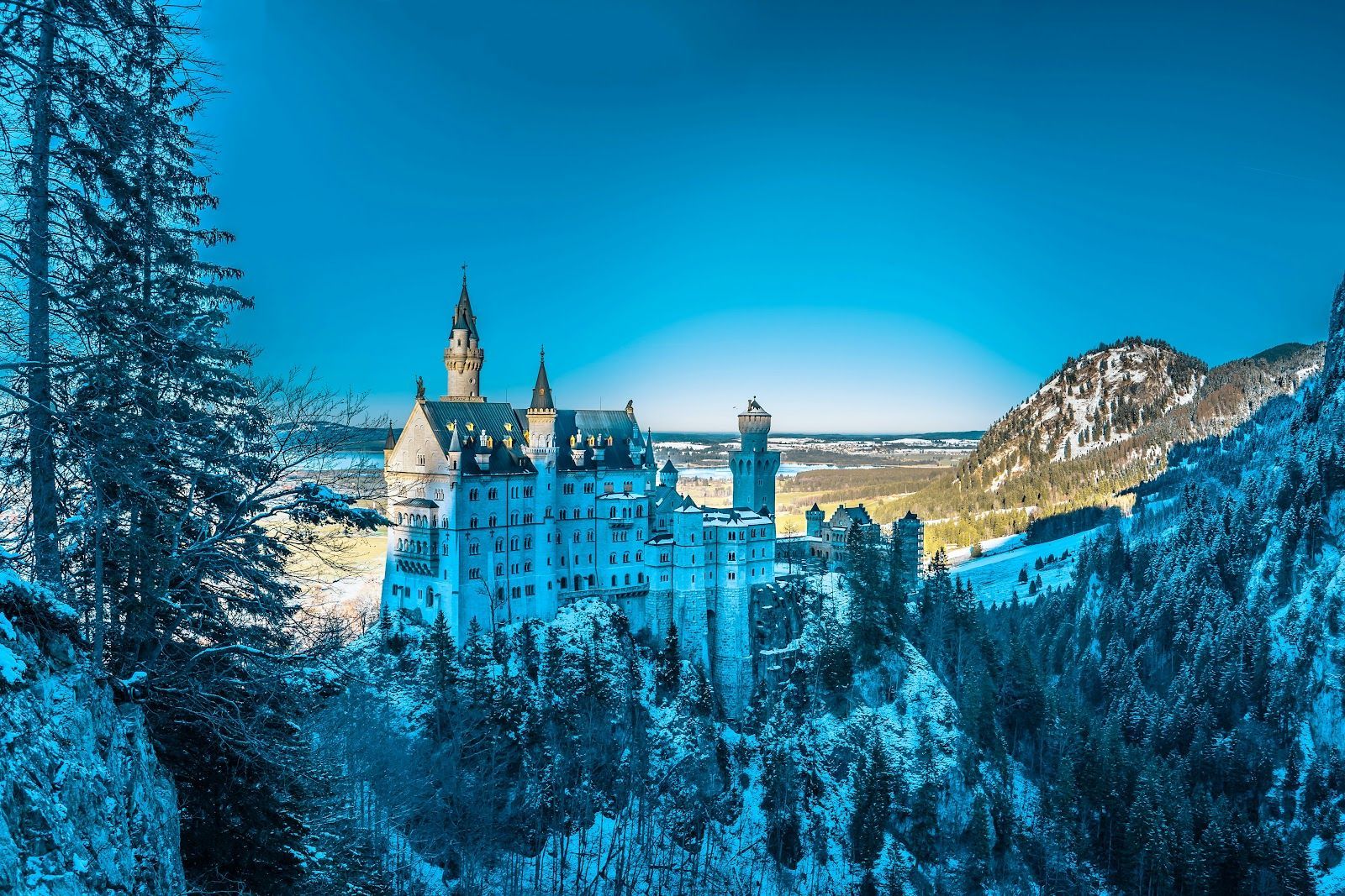 Grand Europe Tour with Disneyland | Travel Hub