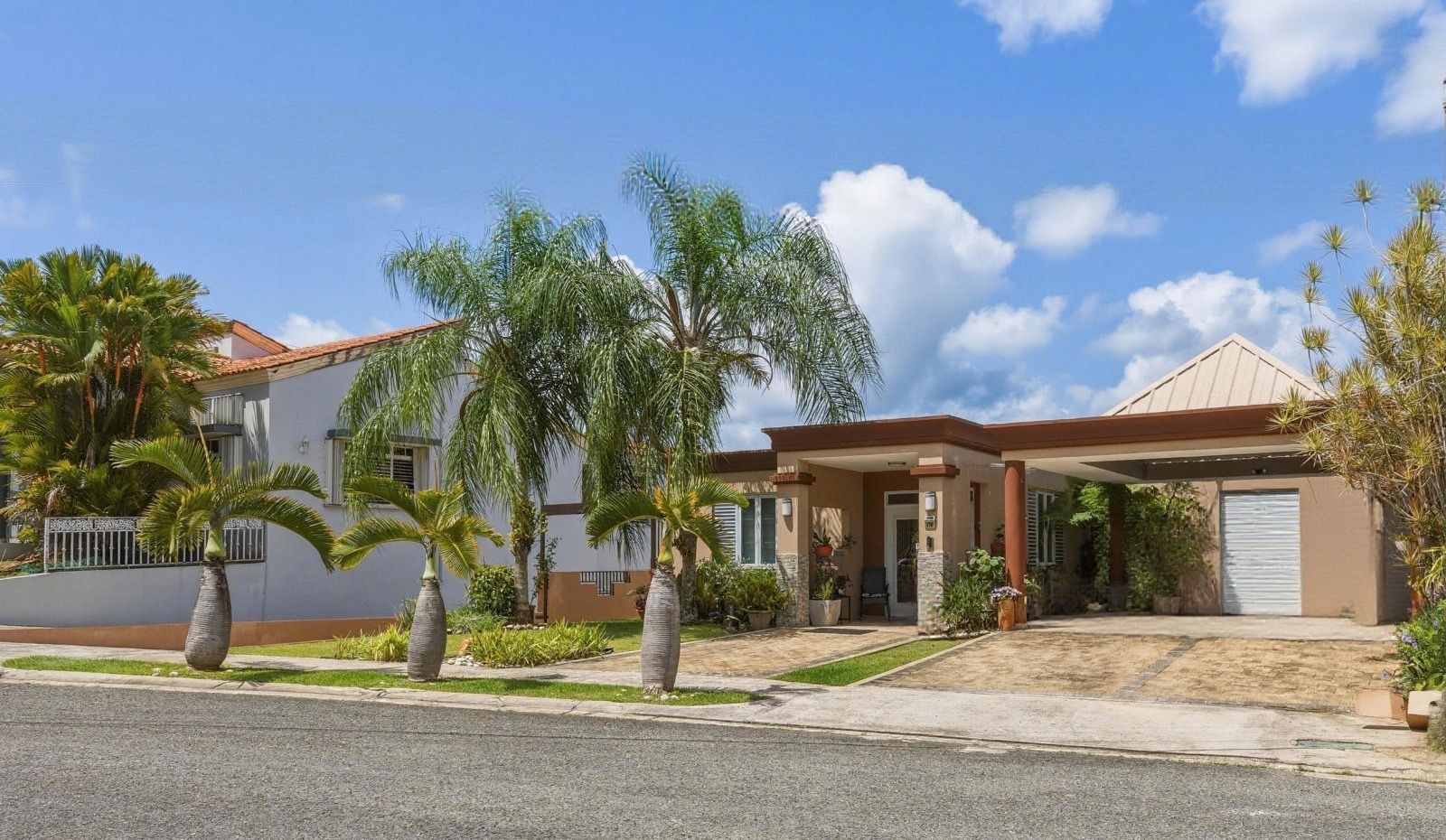 Casa En Venta En Manat&iacute; | MG Realty Group