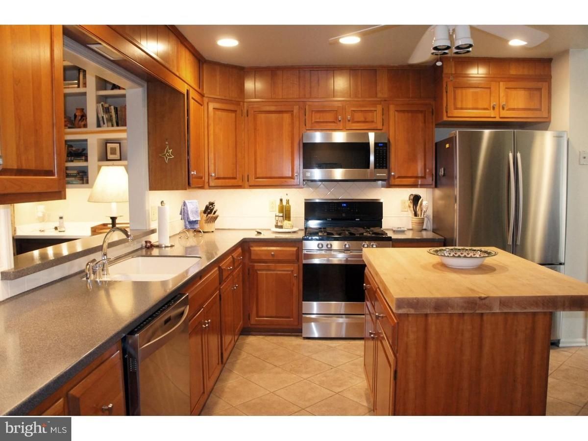 Before Kitchen Refacing