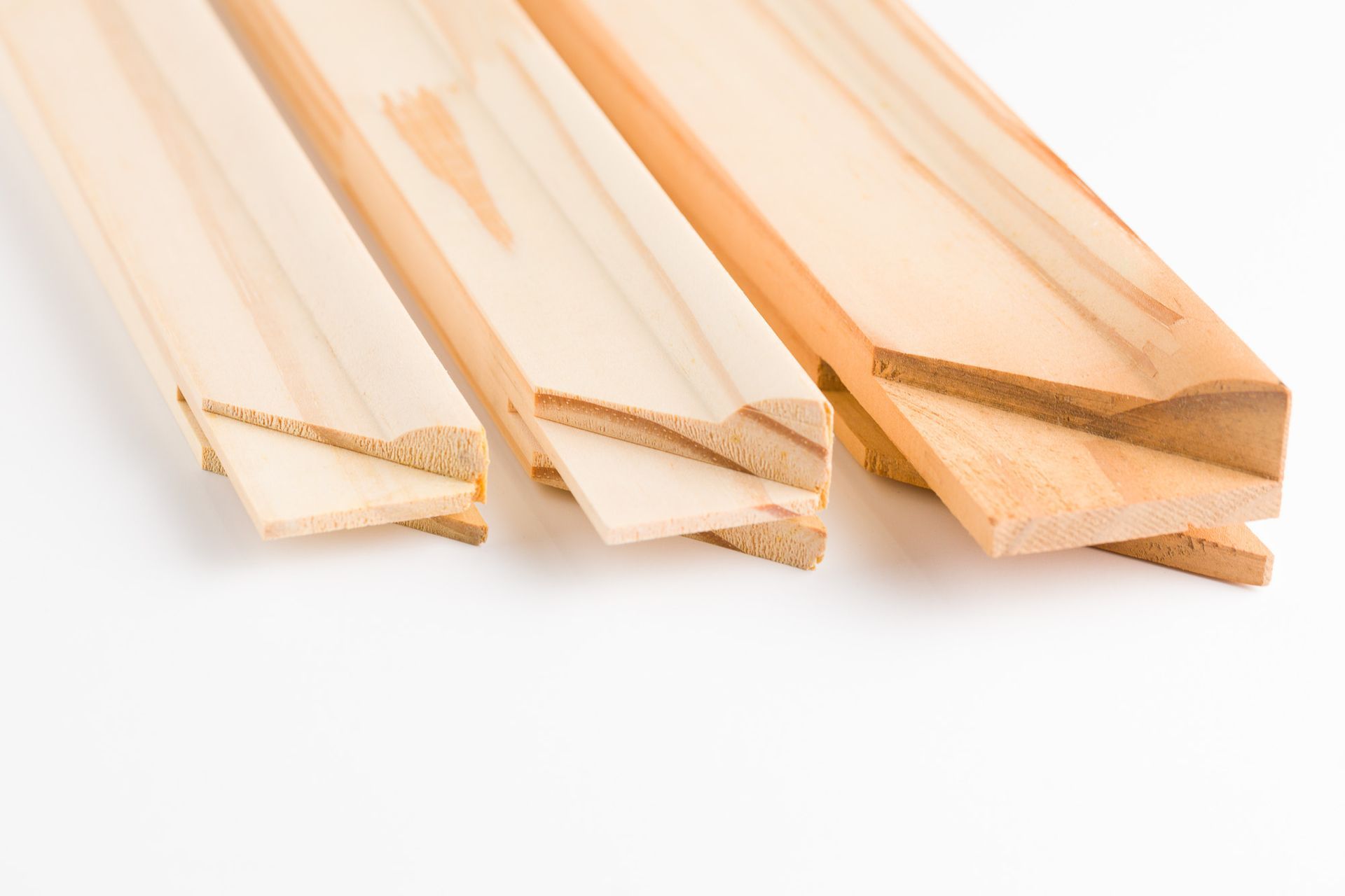 Raised-edge kiln-dried stretcher bars