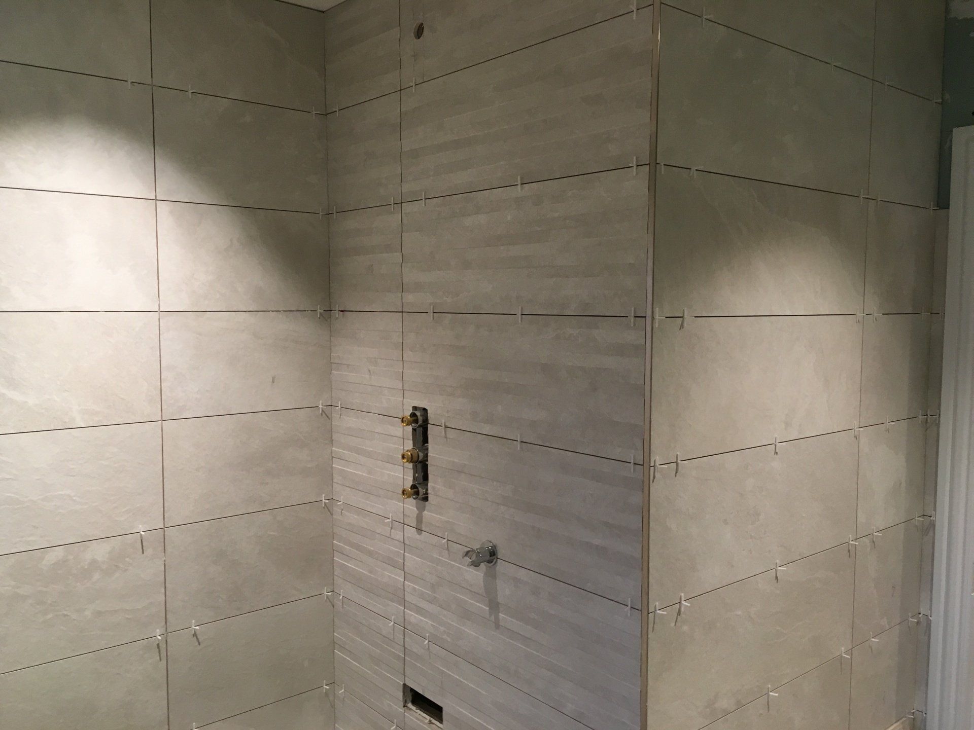 Tiling bathroom in Oxford