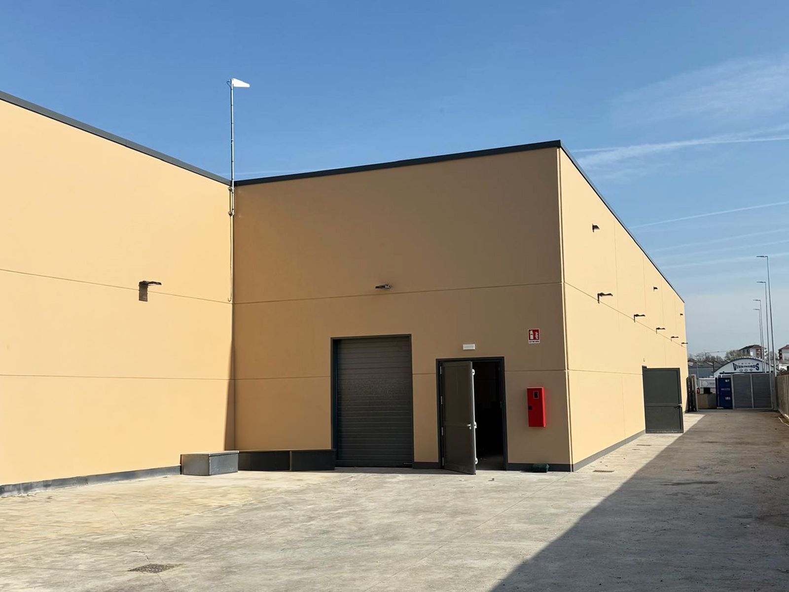 rifacimento facciata capannone industriale