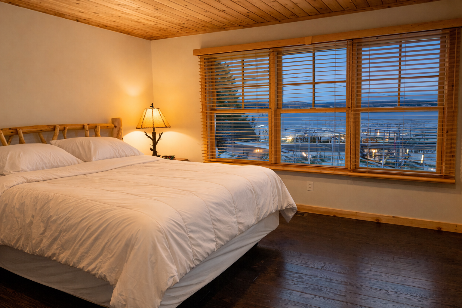 Cozy Lake Cottage home 7