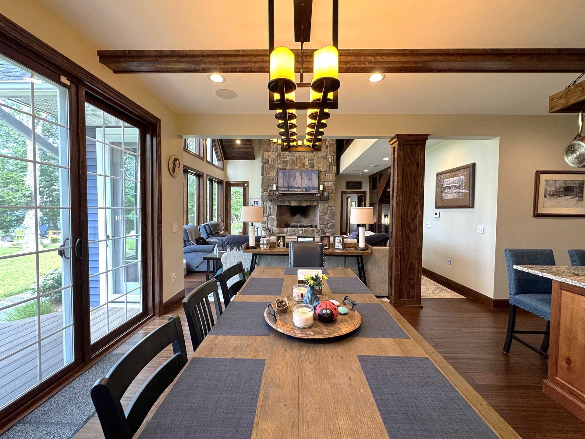 Lake House Retreat  24