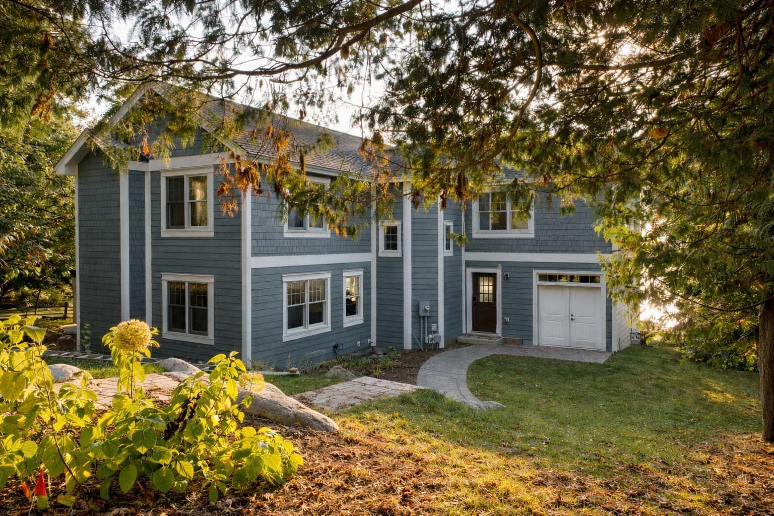 Lakeside Cottage 8