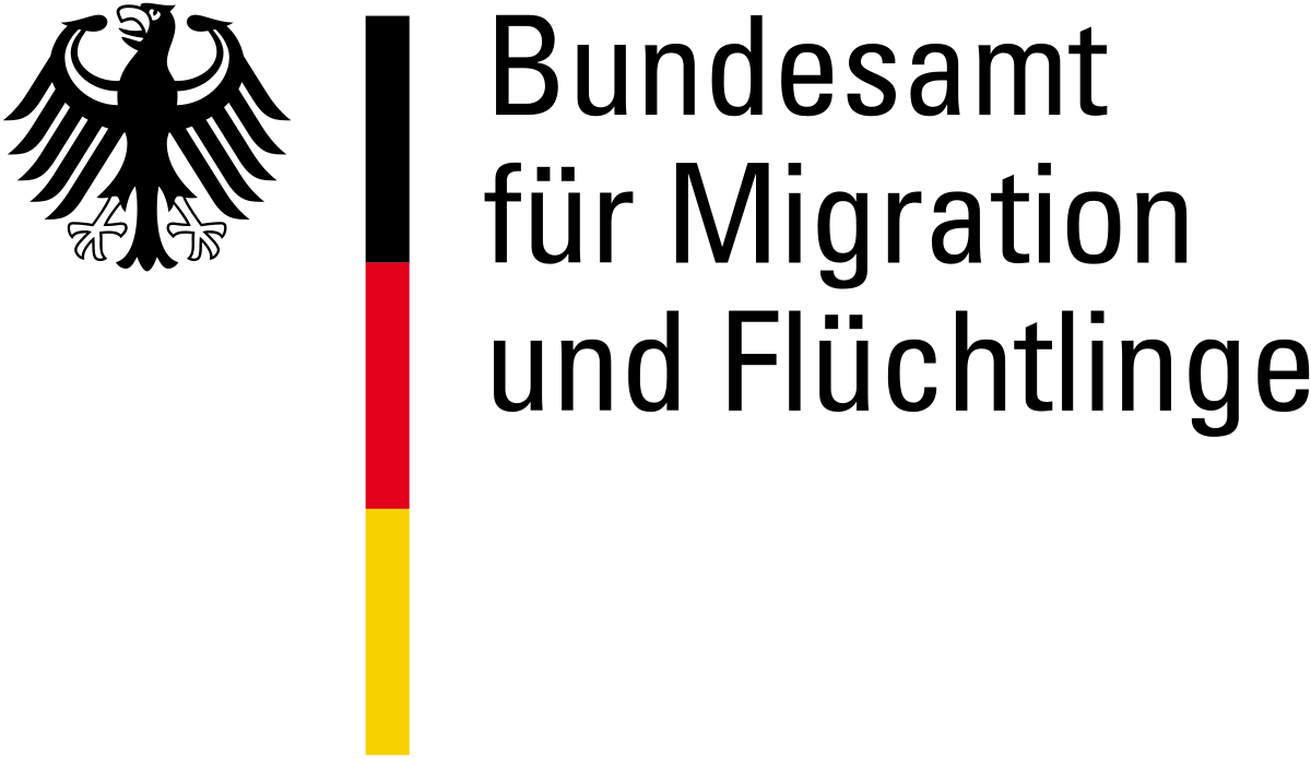 Logo des Bundesamts für Migration und Flüchtlinge. Zeigt einen schwarzen Adler, die Farben der deutschen Flagge und Text.