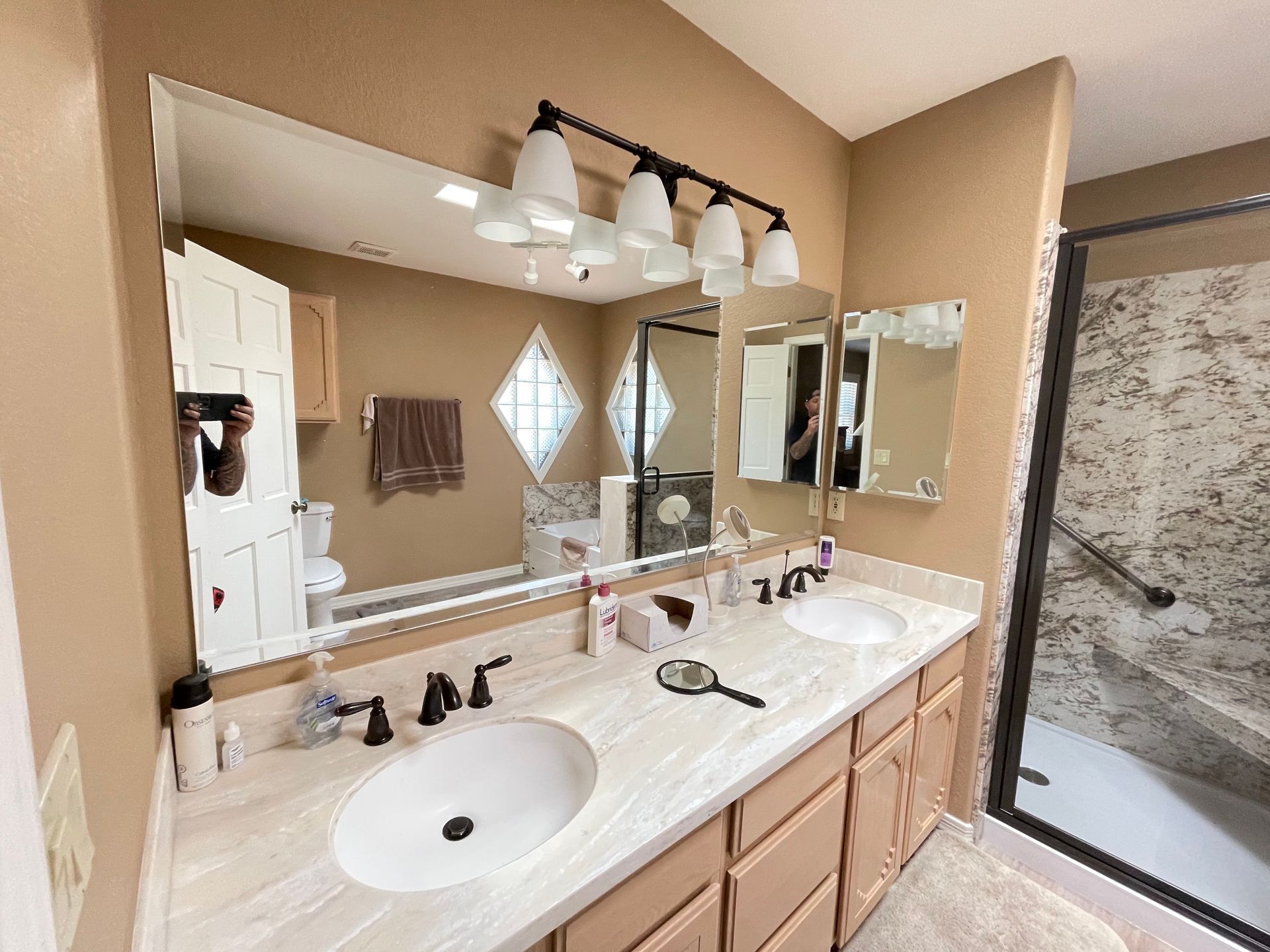 Custom Glass Repair & Replacement Services in Phoenix