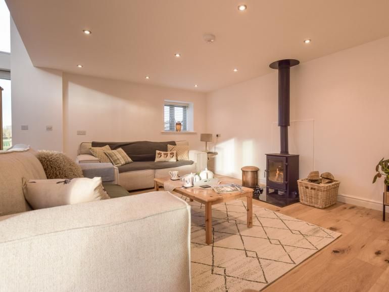The Threshing Barn - Living Room 