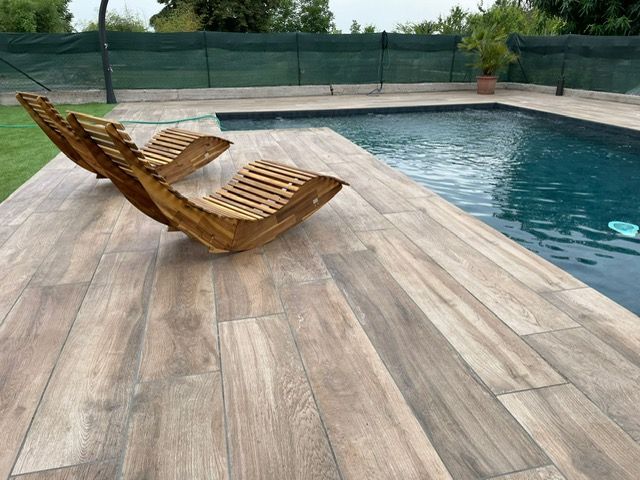 sdrai e arredamento da esterno per piscine