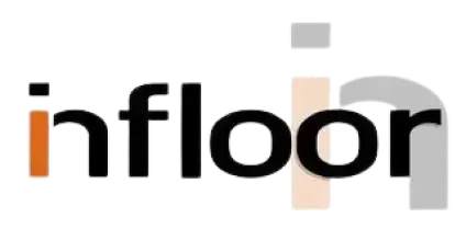 Logo a pavimento in testo nero, arancione e grigio su sfondo bianco.
