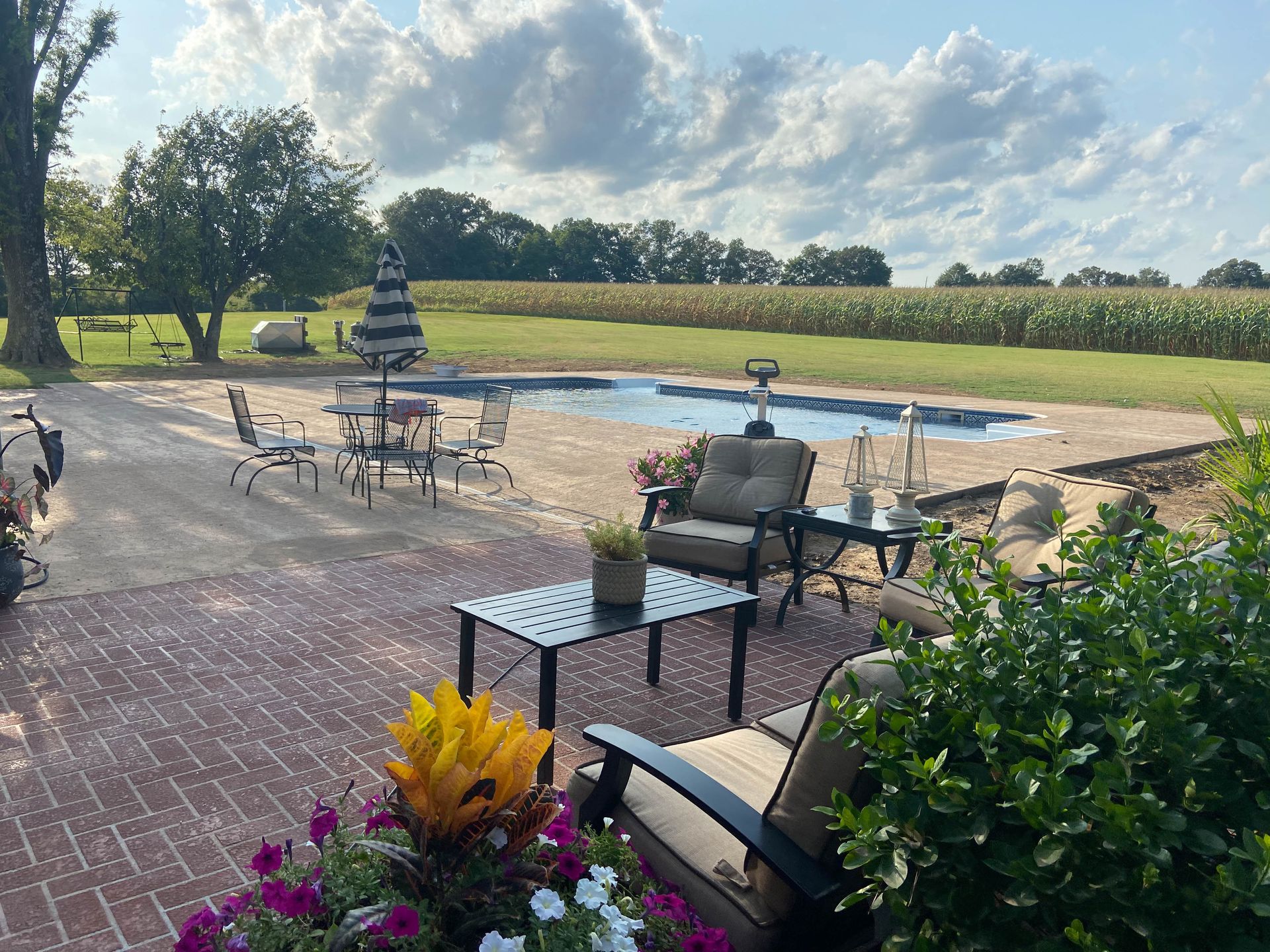 R&R Swimming Pools and Spas Inground Swimming Pool Installer West