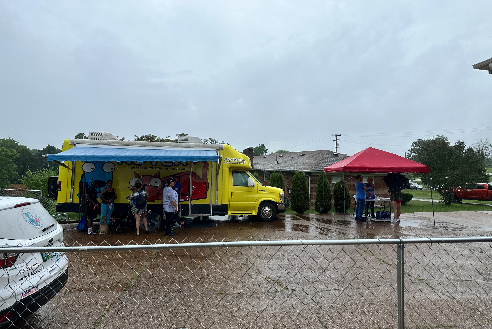 Muttz Realty hosting Nashville Humane Society mobile vet clinic