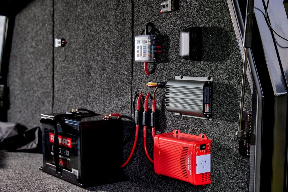 A DC-DC Charger system — Bonetig's Mobile Towbars & Trailers In Oak Flats, NSW
