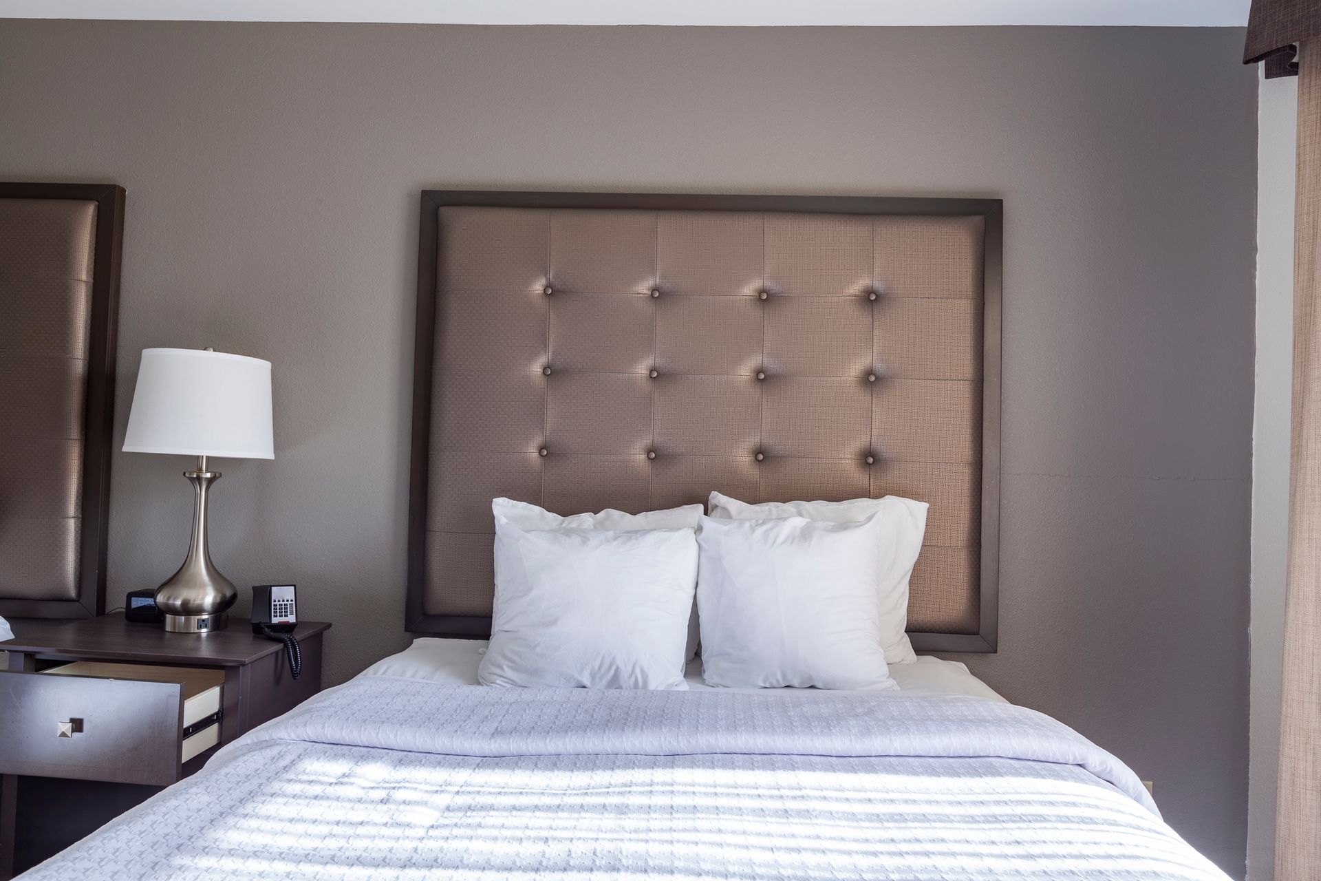 Rustic Queen Bedrooms – Rockford, IL – My Home Furniture