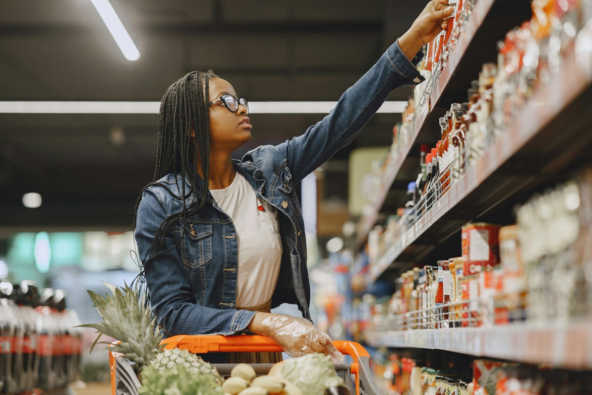 woman grocery shopping