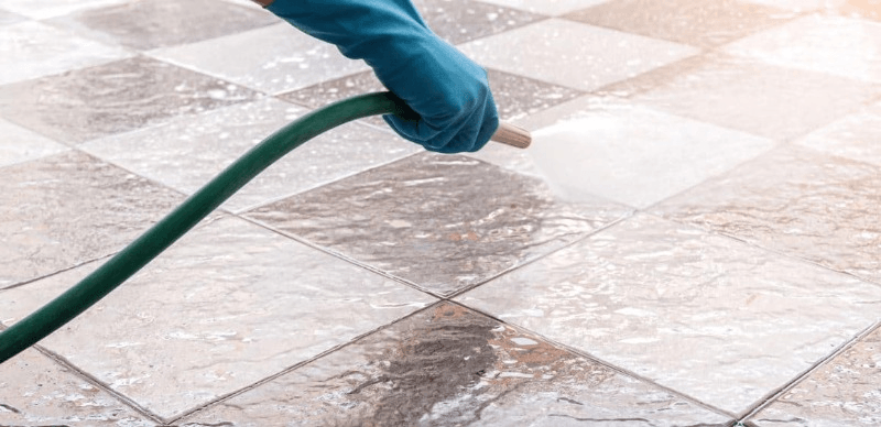 Entretenir un carrelage extérieur