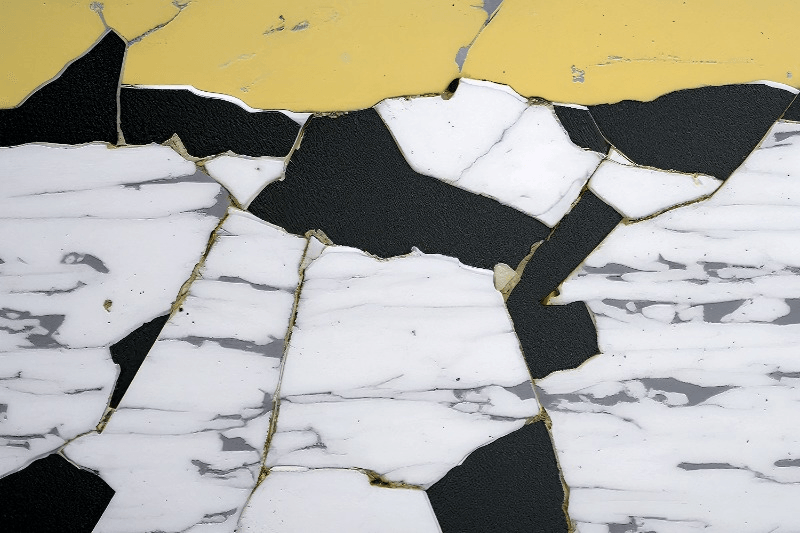 Carrelages fissurés