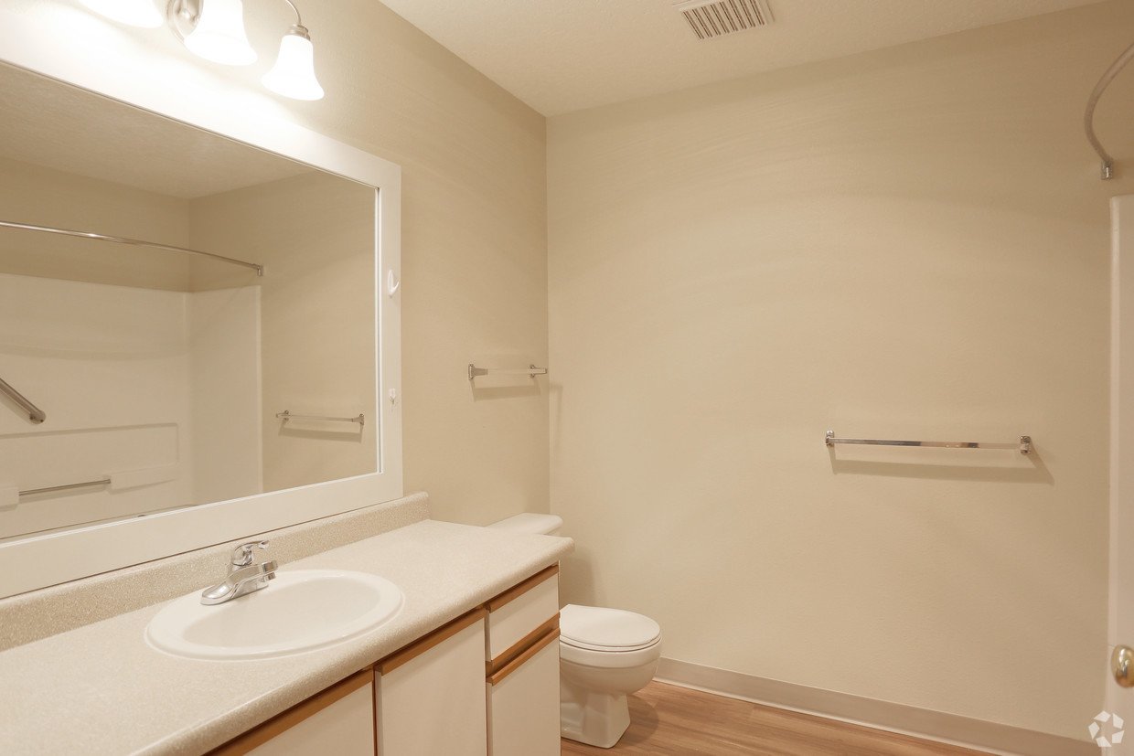 Briar Ridge Apartments Crest Properties, Inc.