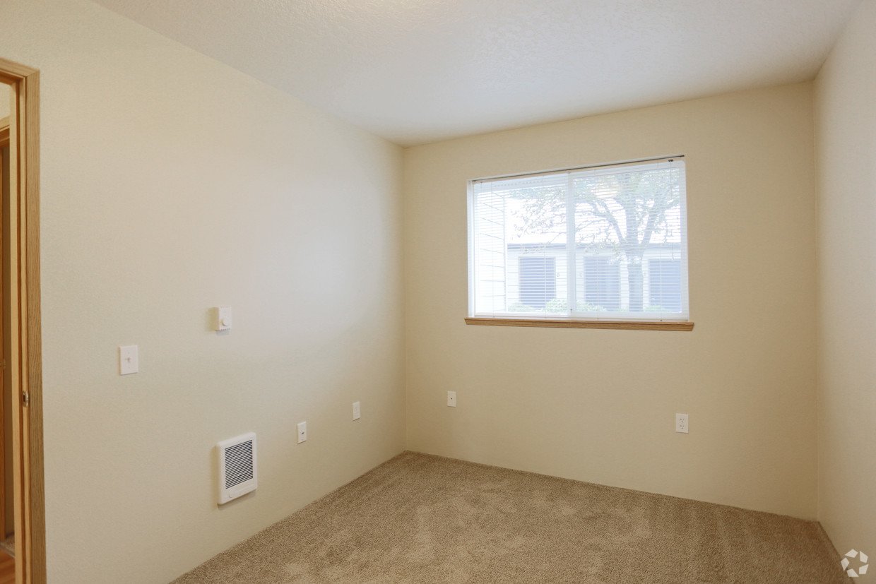 Briar Ridge Apartments Crest Properties, Inc.