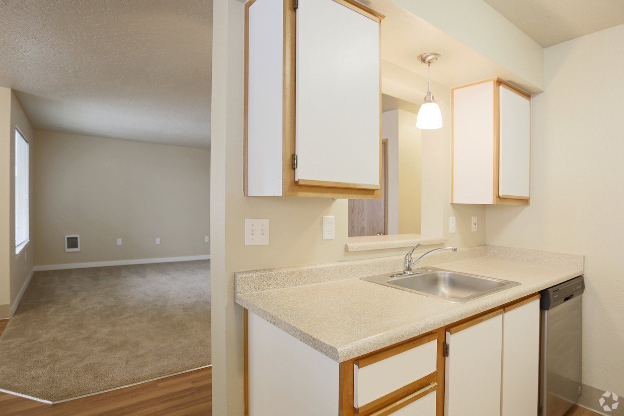 Briar Ridge Apartments Crest Properties, Inc.