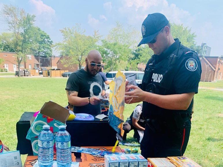 NCOs preparing food