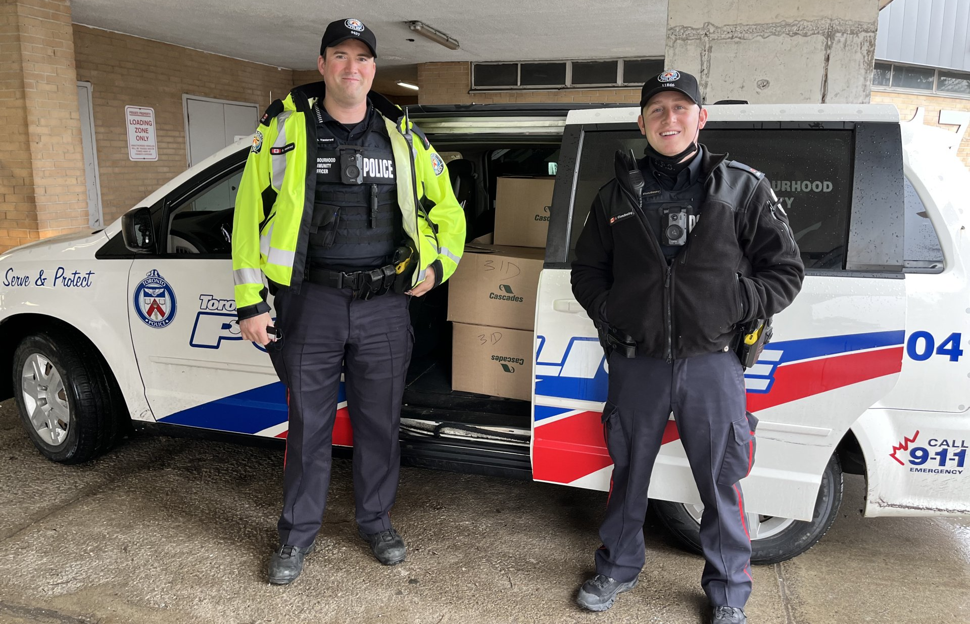 NCOs delivering food hampers NCOs delivering food hampers