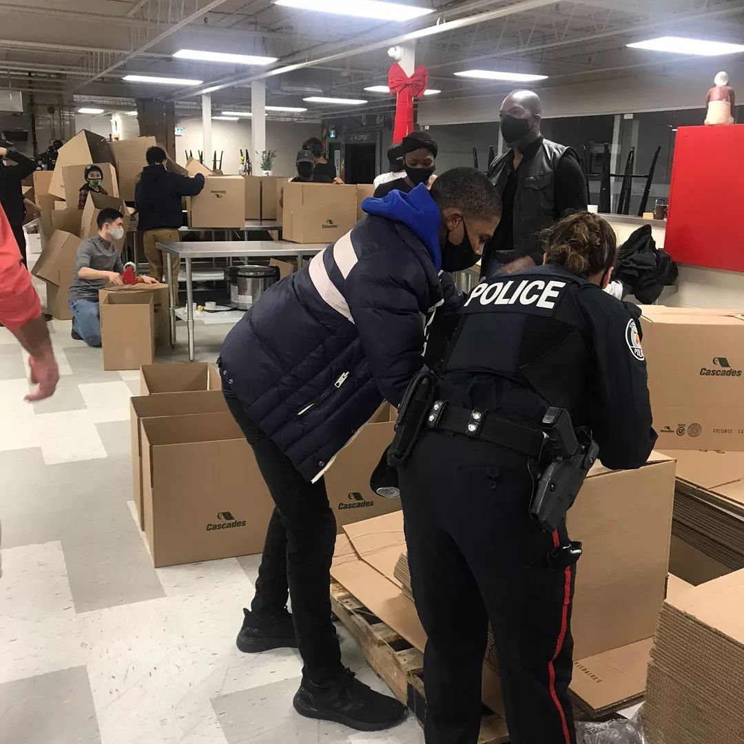 Officers packing hampers