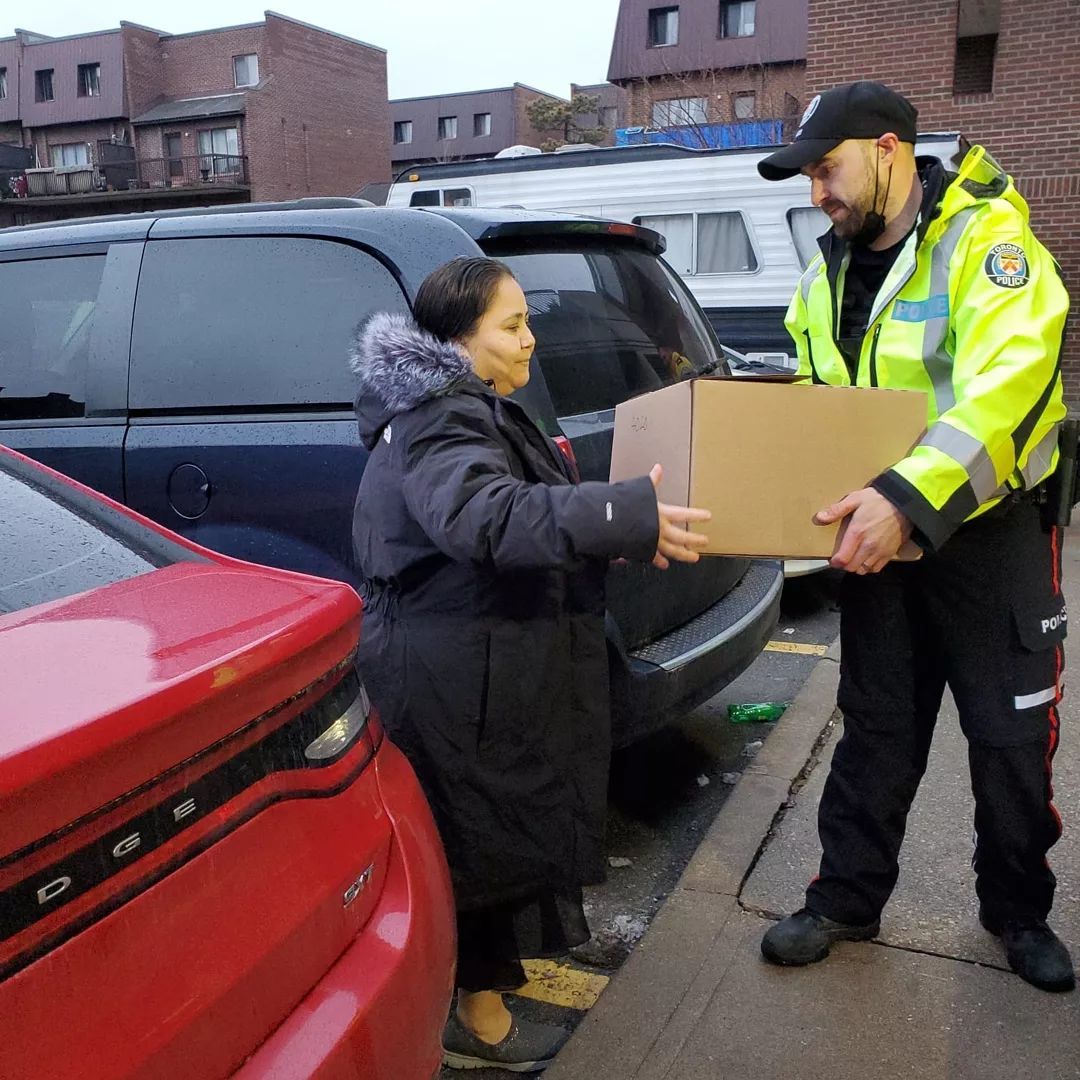 NCOs delivering food hampers
