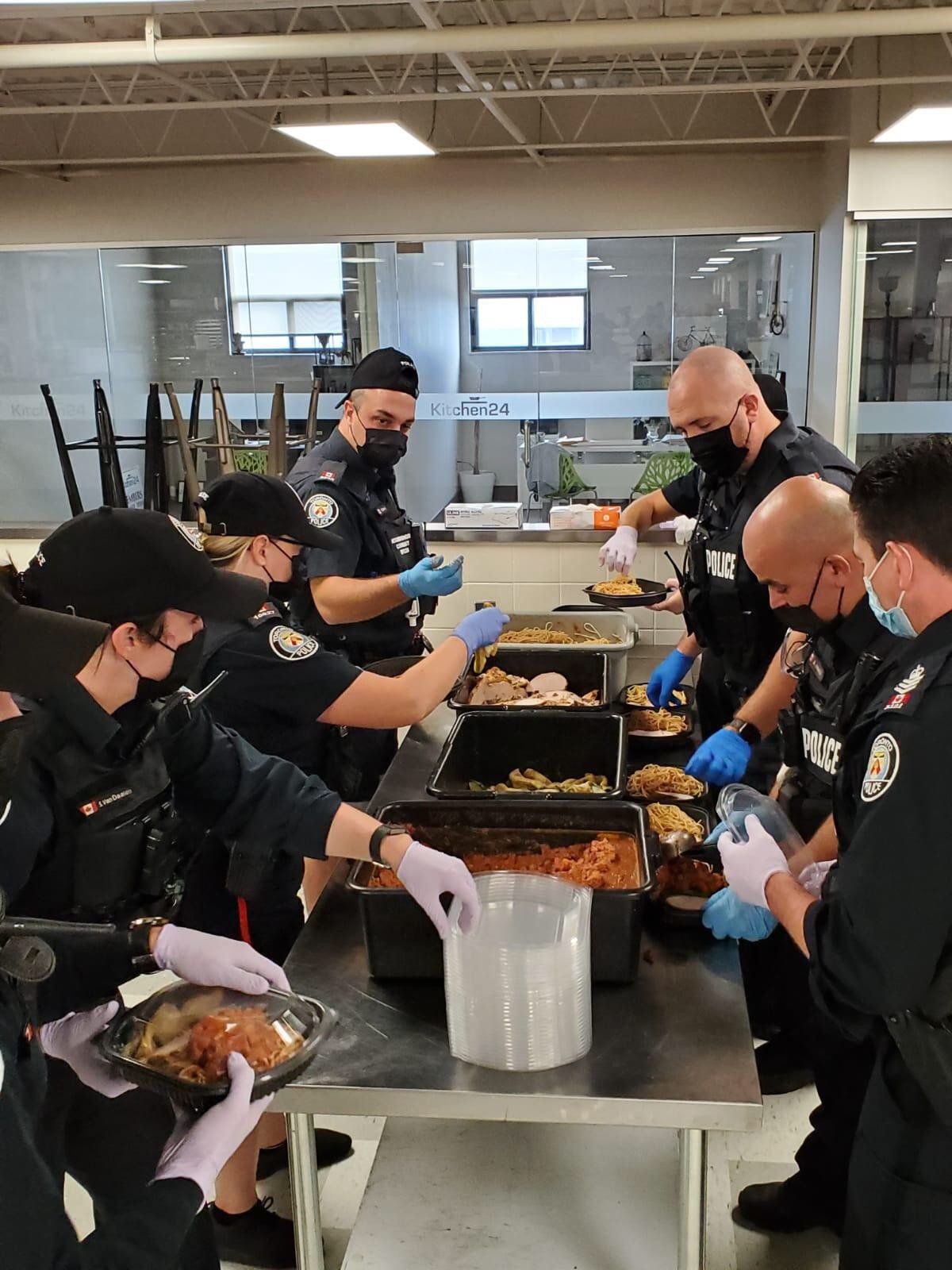 NCOs preparing food